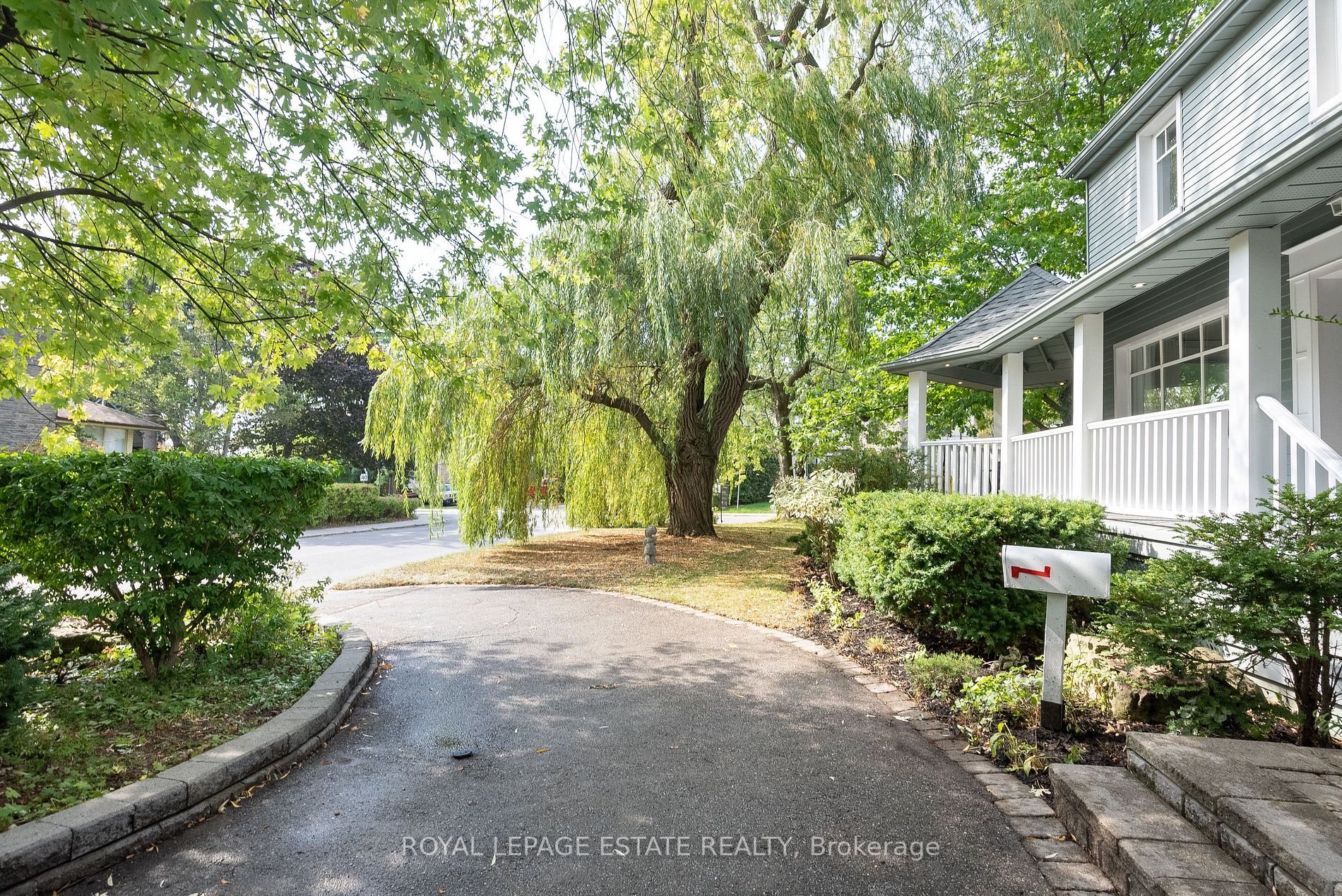 2 Highcliff Cres