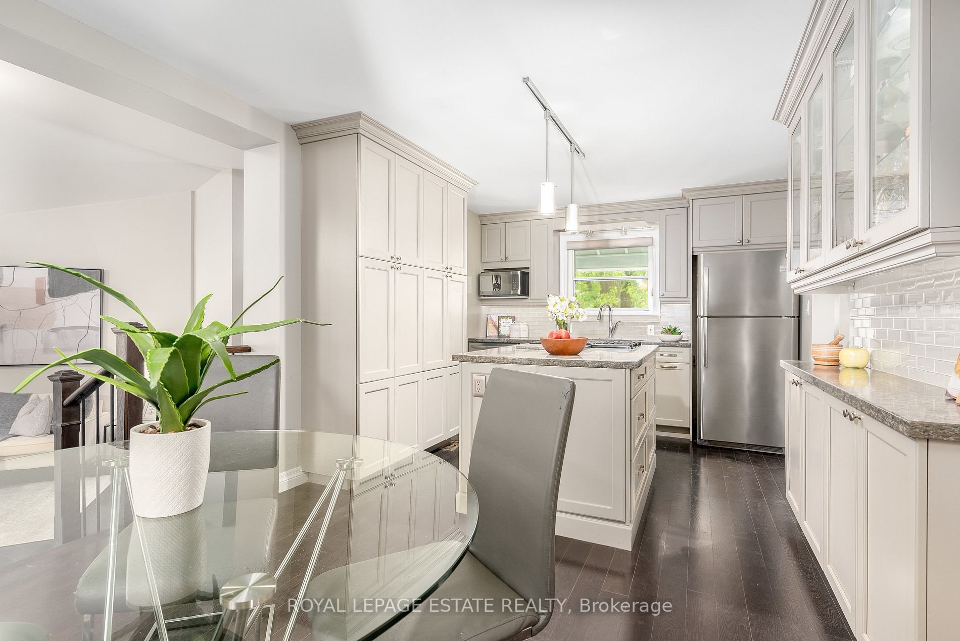 2 Highcliff Cres