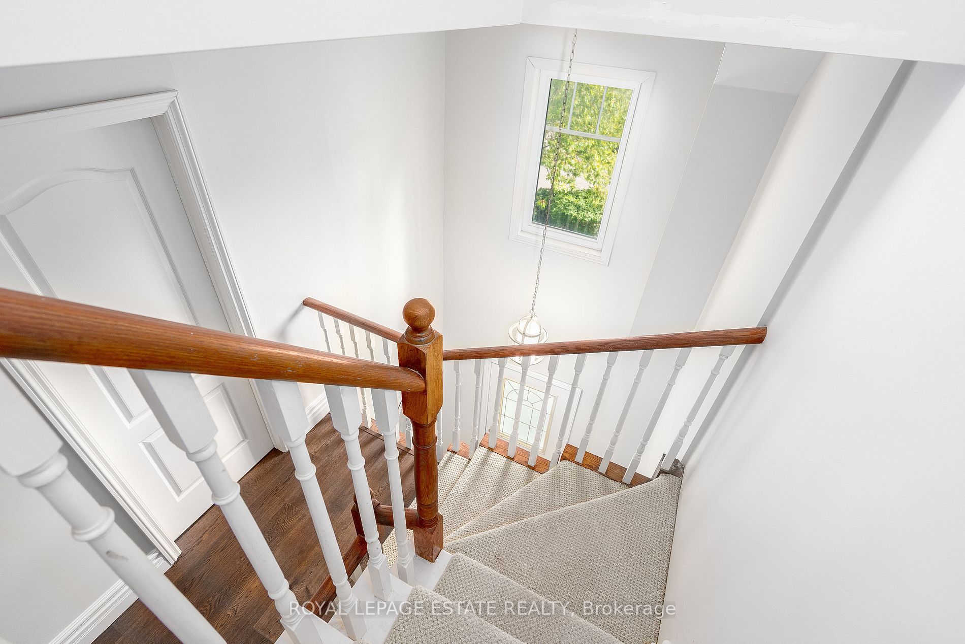 2 Highcliff Cres