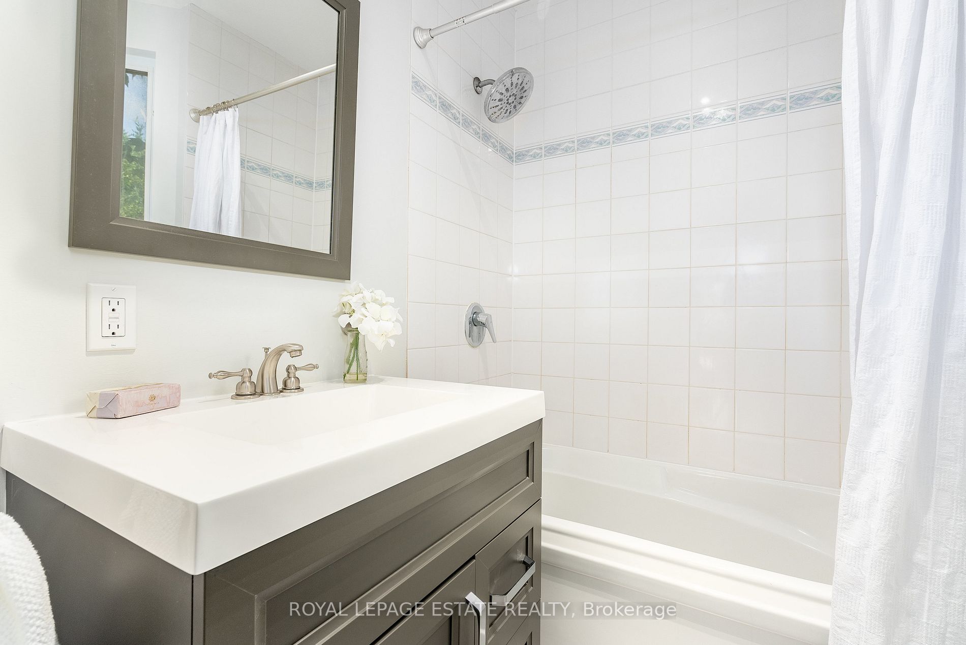 2 Highcliff Cres