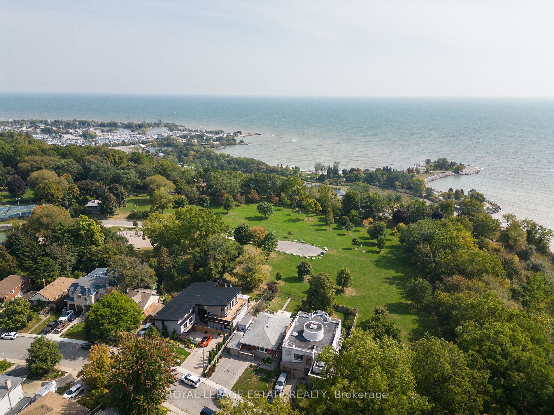 2 Highcliff Cres