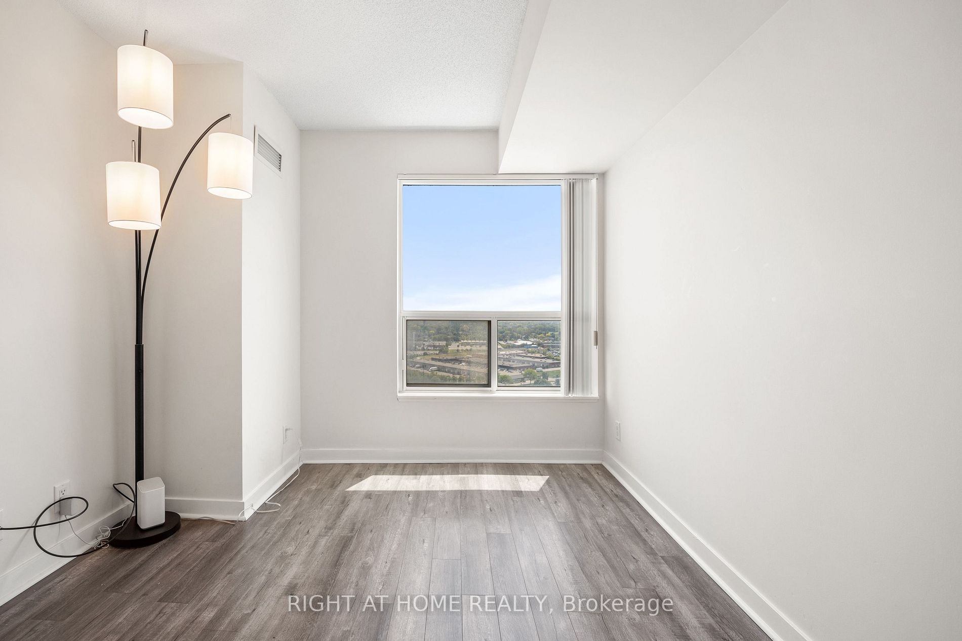36 Lee Centre Dr, #2507