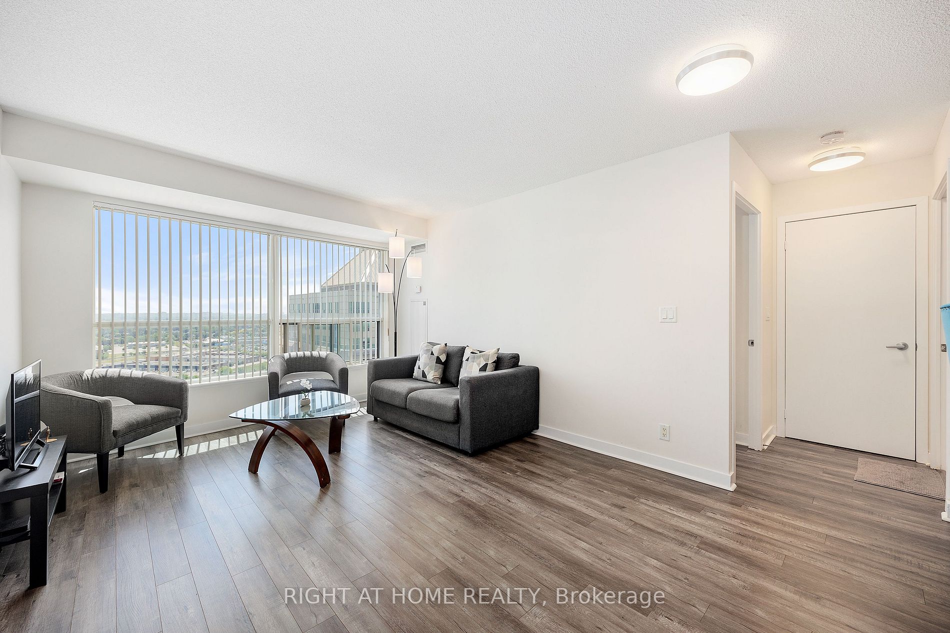 36 Lee Centre Dr, #2507