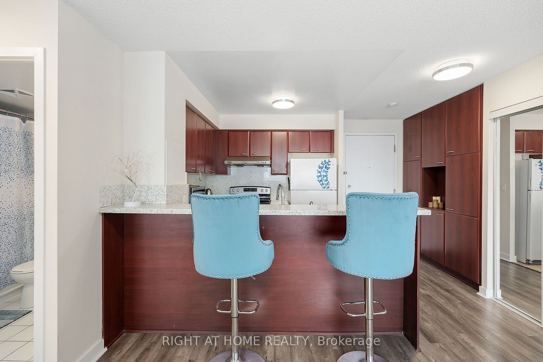 36 Lee Centre Dr, #2507