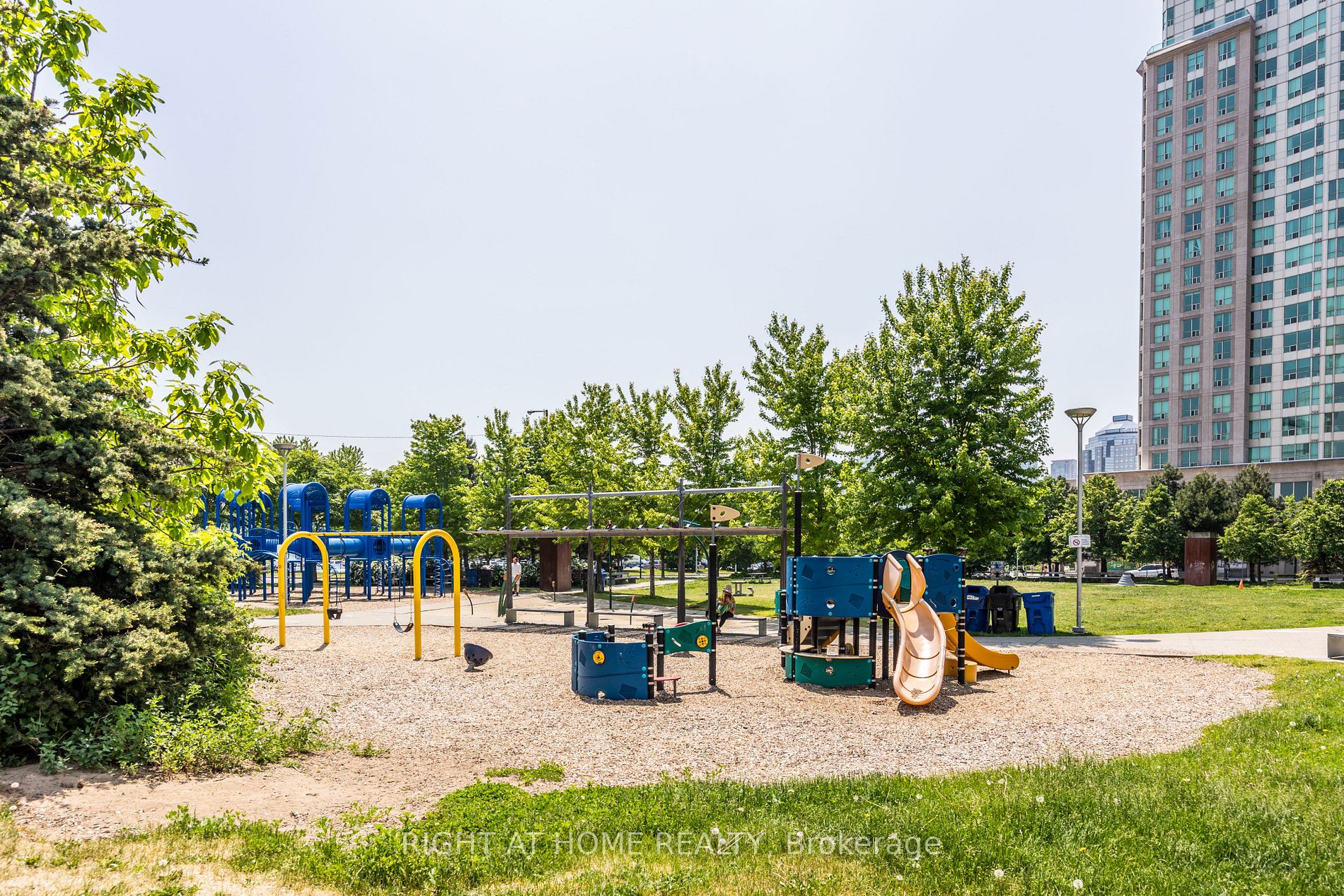 36 Lee Centre Dr, #2507