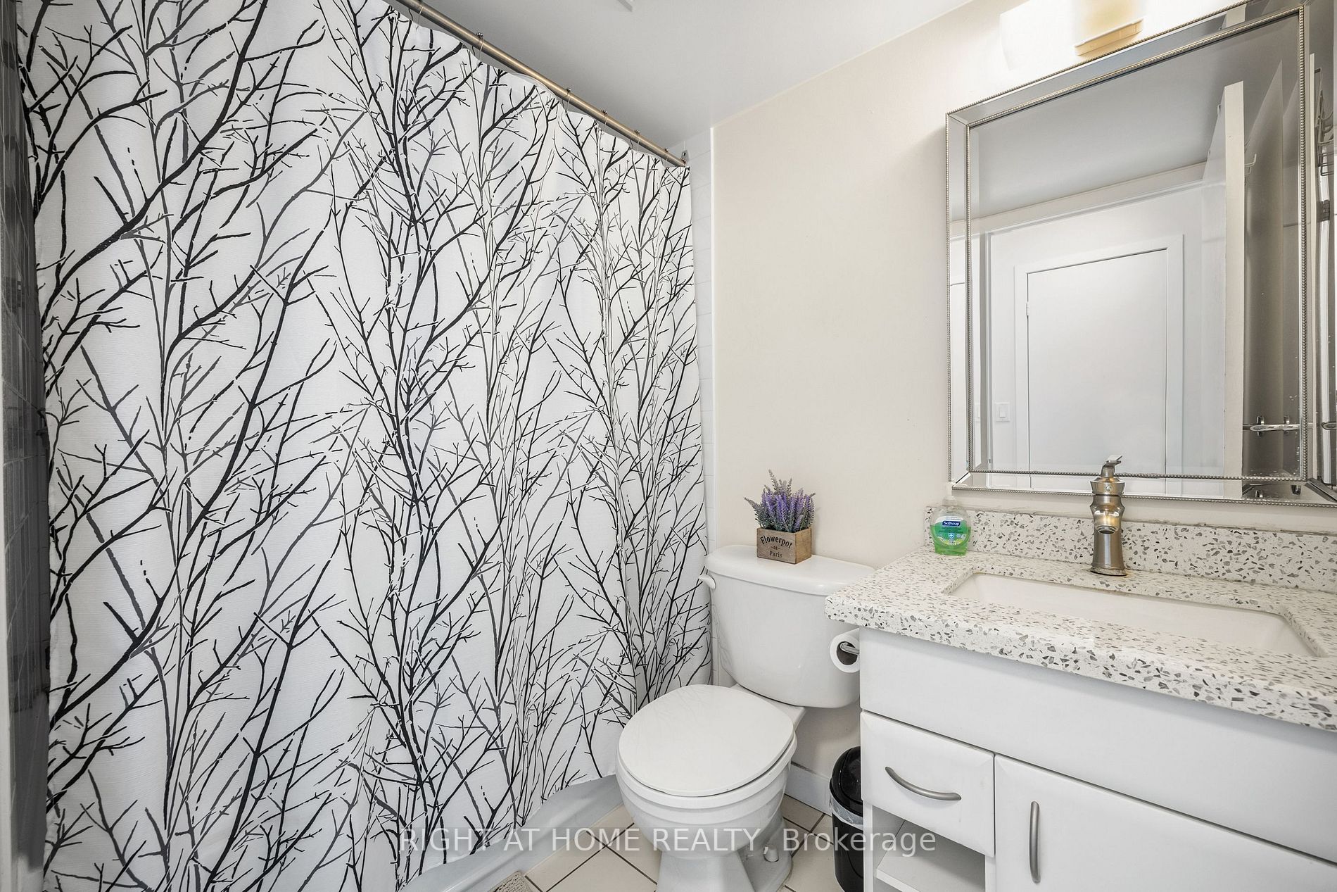36 Lee Centre Dr, #2507