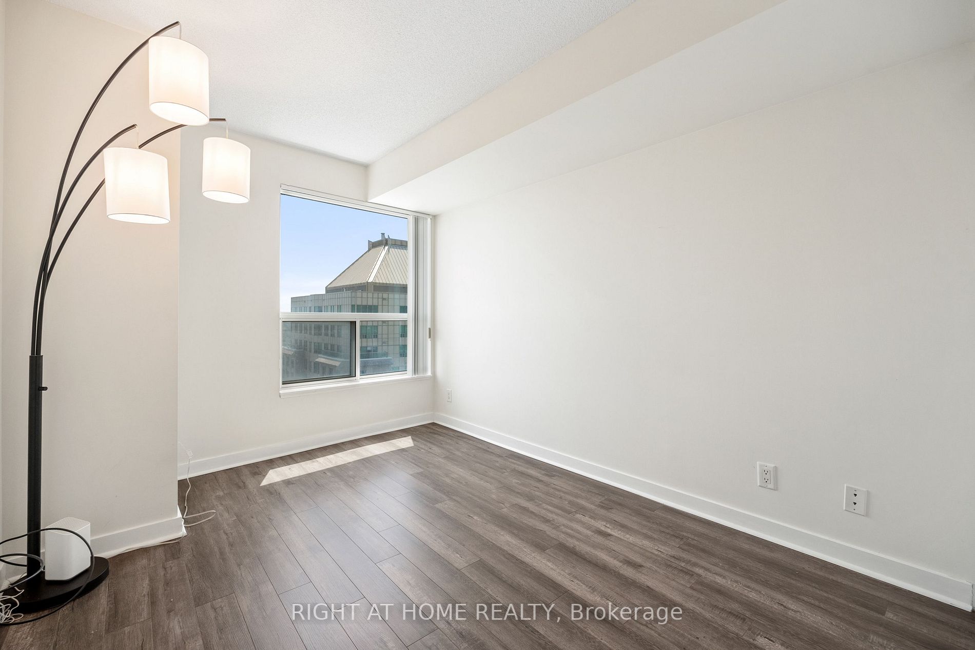 36 Lee Centre Dr, #2507