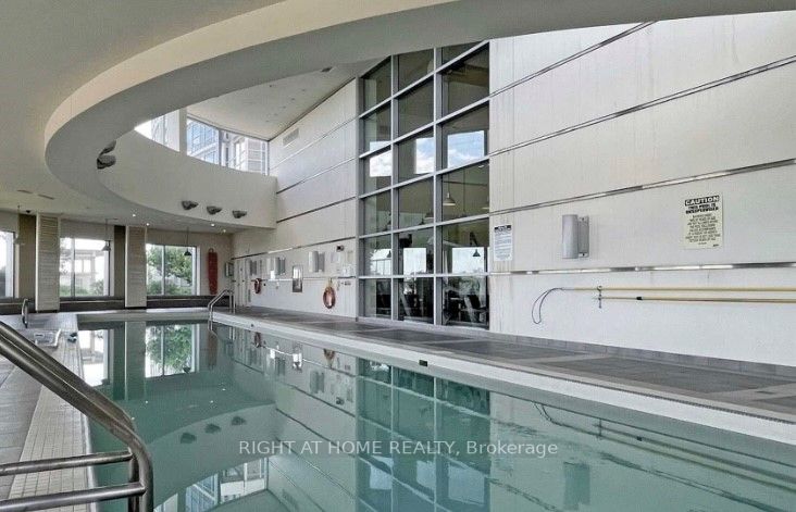 36 Lee Centre Dr, #2507