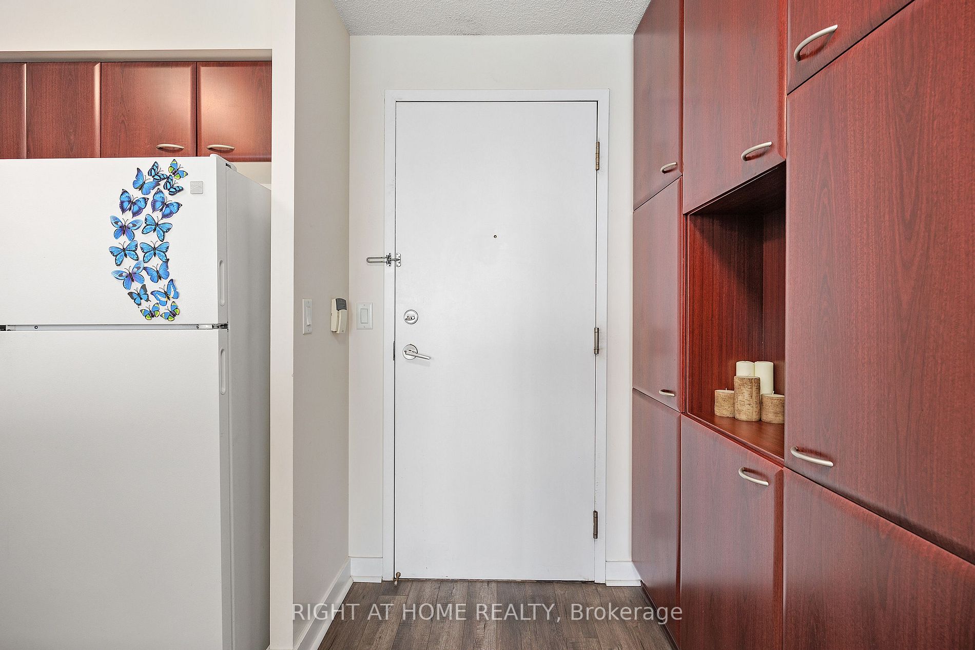 36 Lee Centre Dr, #2507