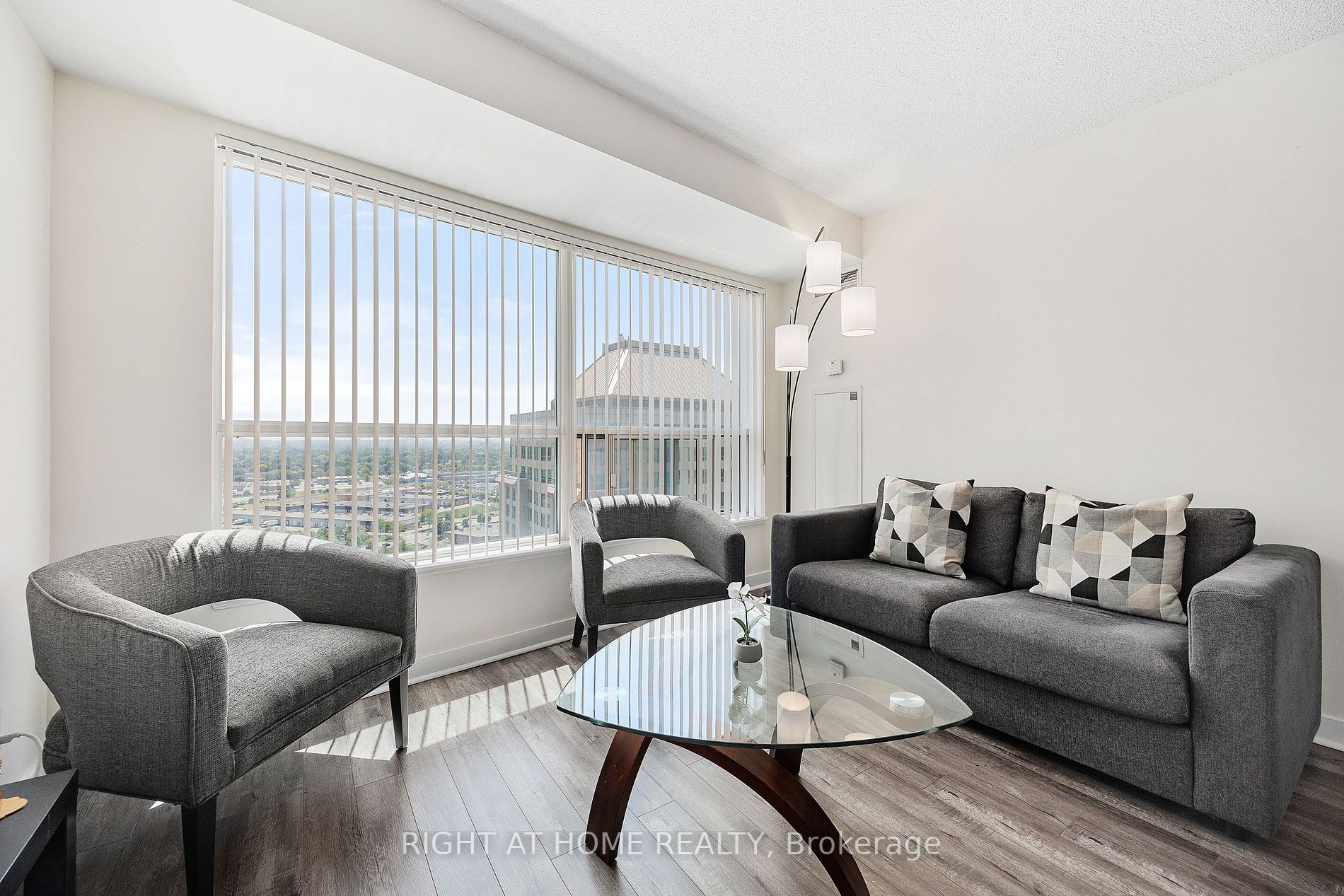 36 Lee Centre Dr, #2507