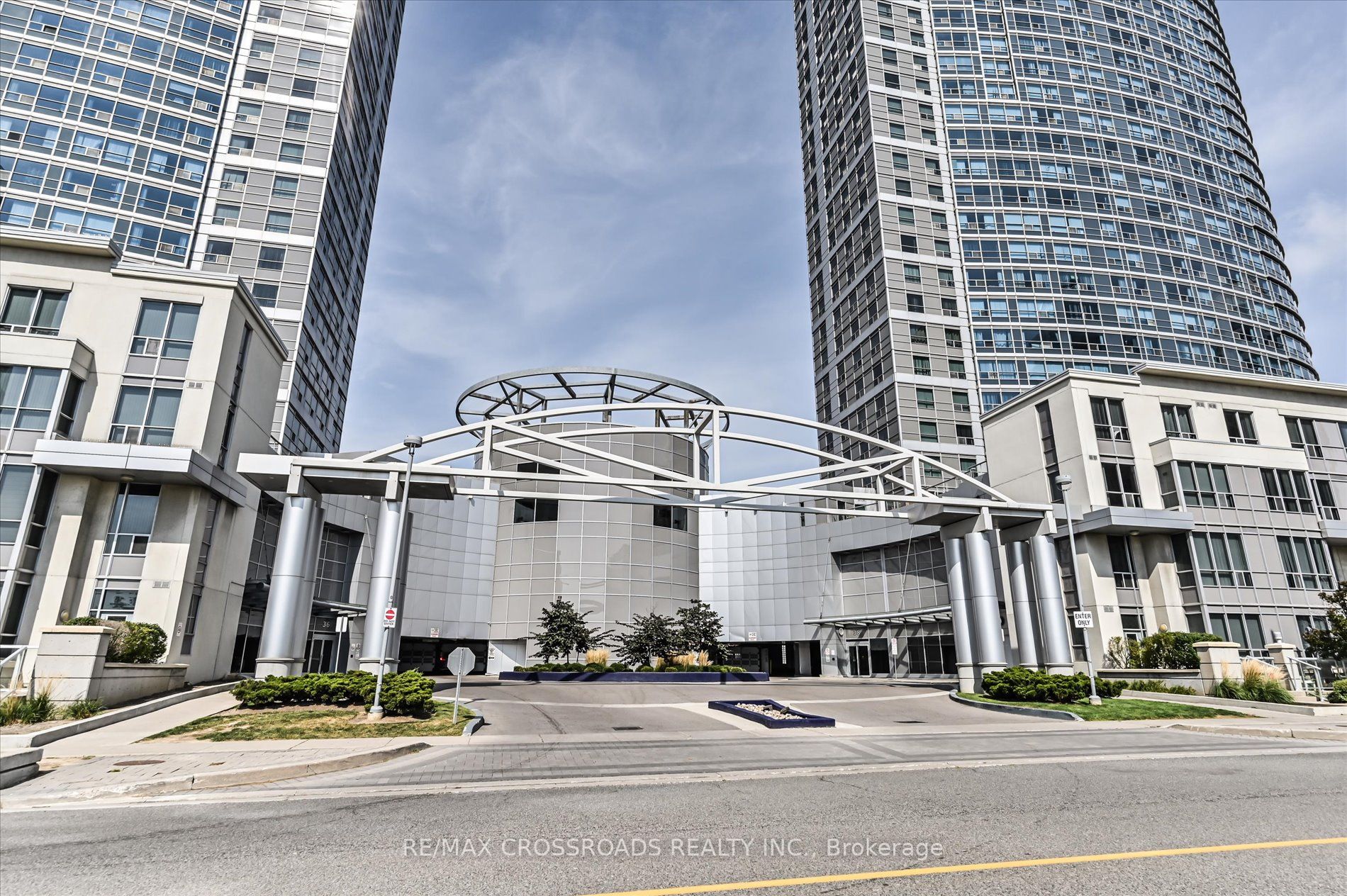 38 Lee Centre Dr, #1912