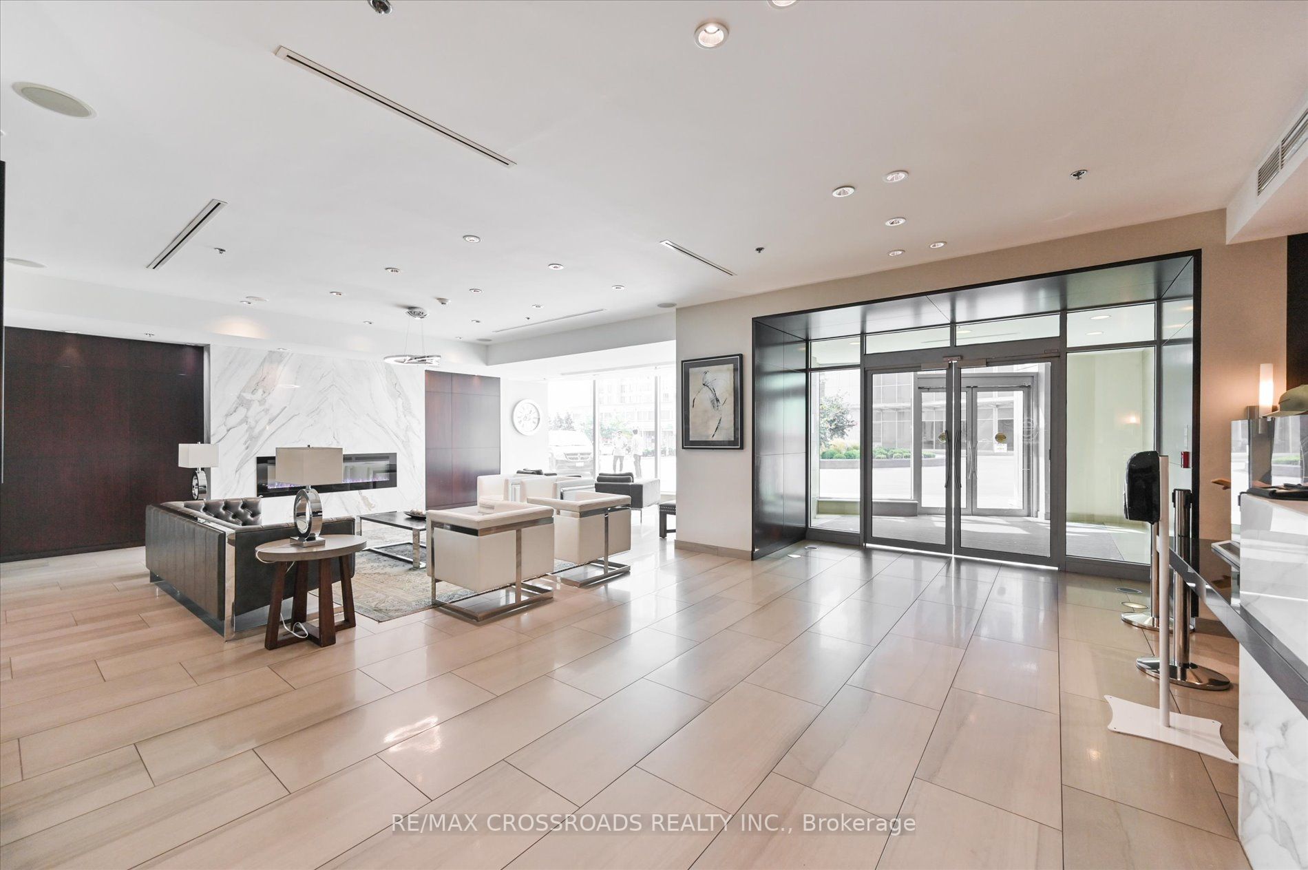 38 Lee Centre Dr, #1912