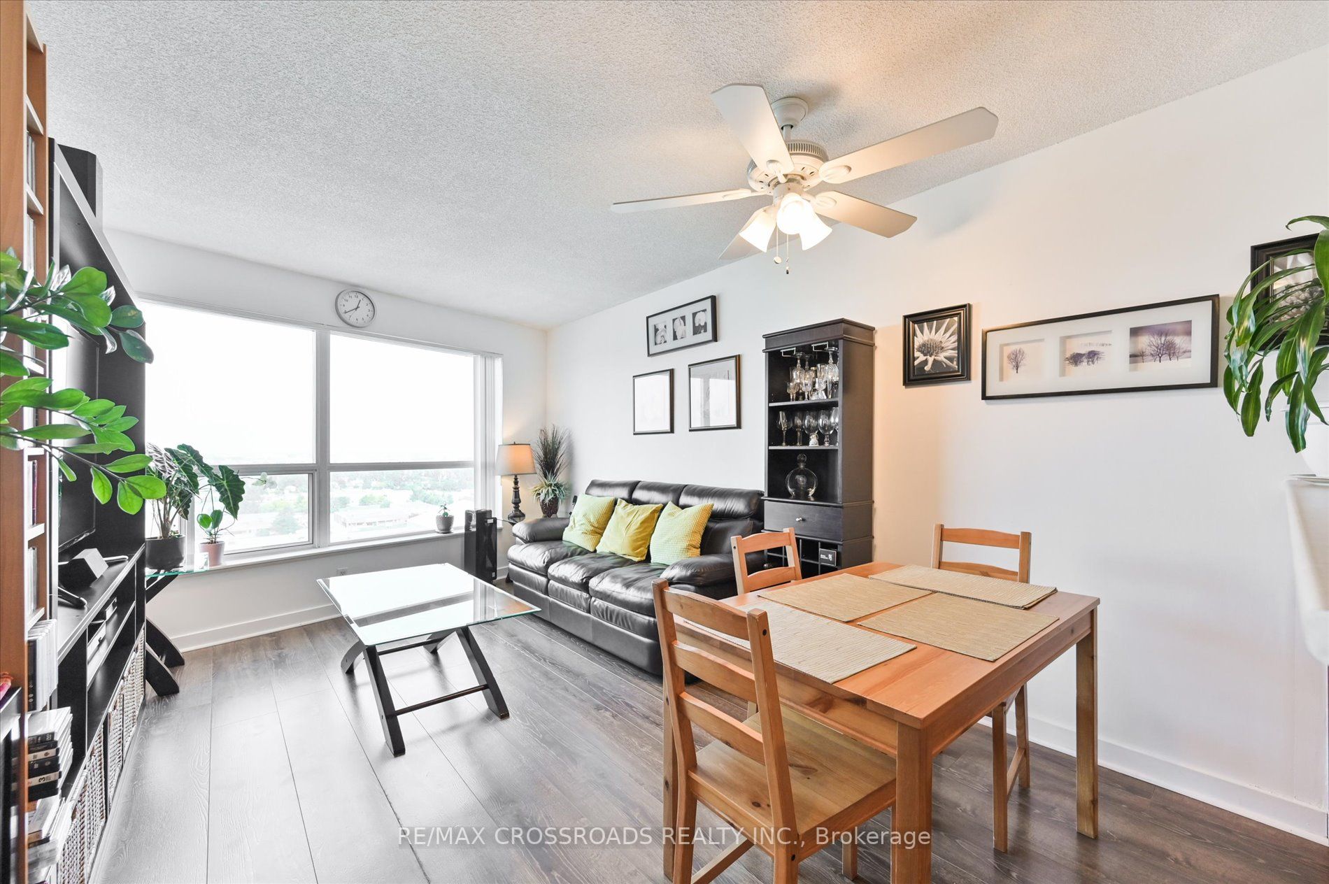 38 Lee Centre Dr, #1912