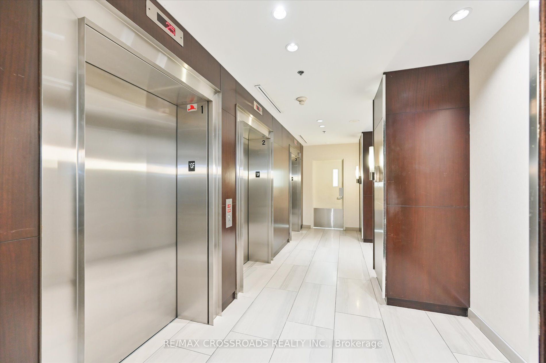 38 Lee Centre Dr, #1912
