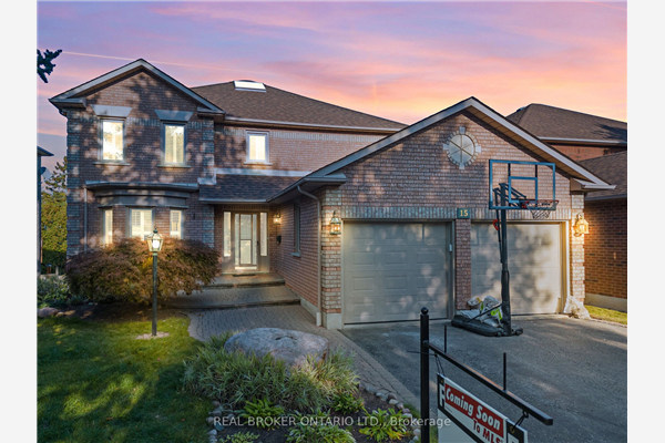 15 Gowan Dr, Whitby