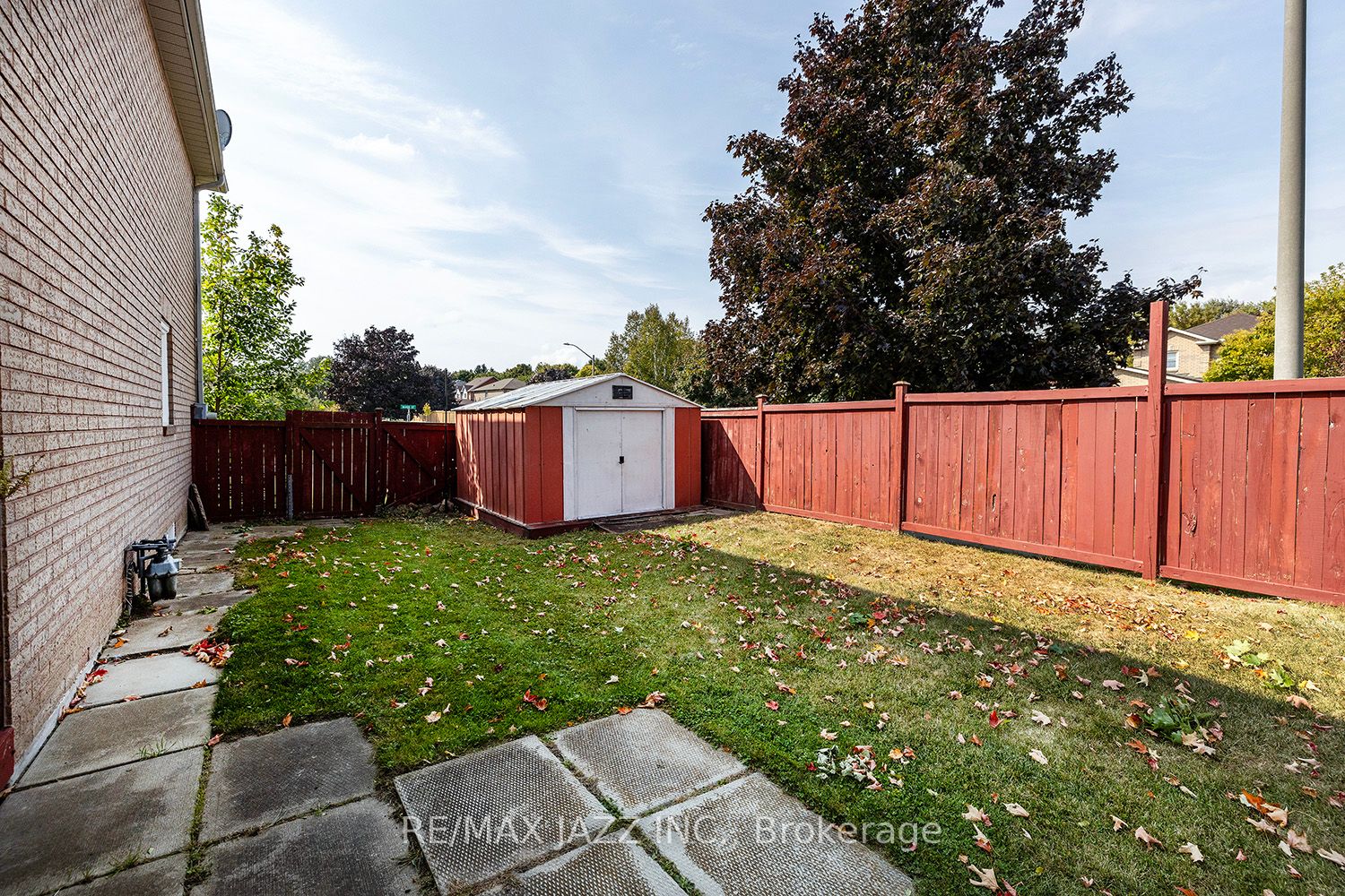 82 Mann St