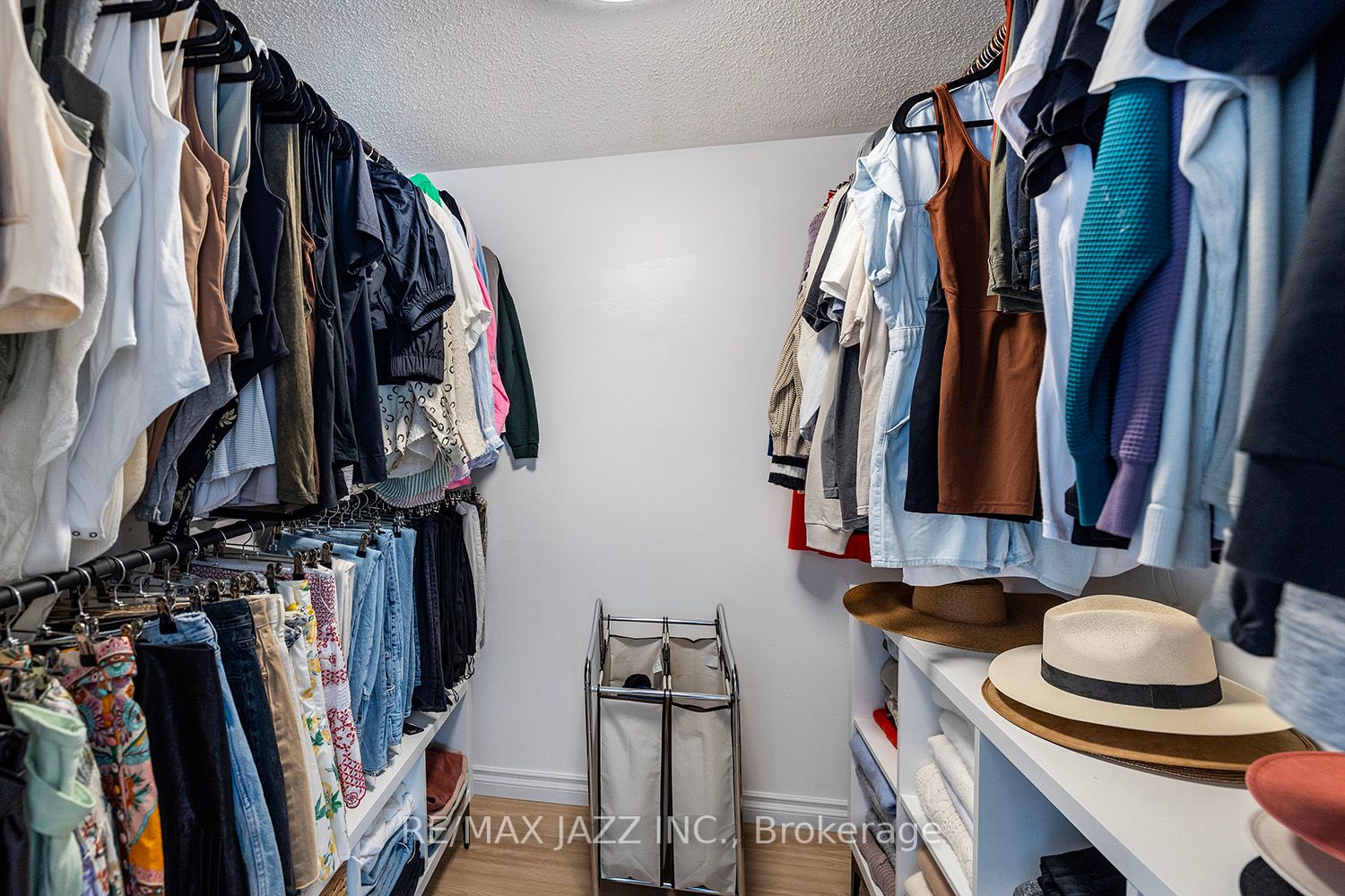 82 Mann St