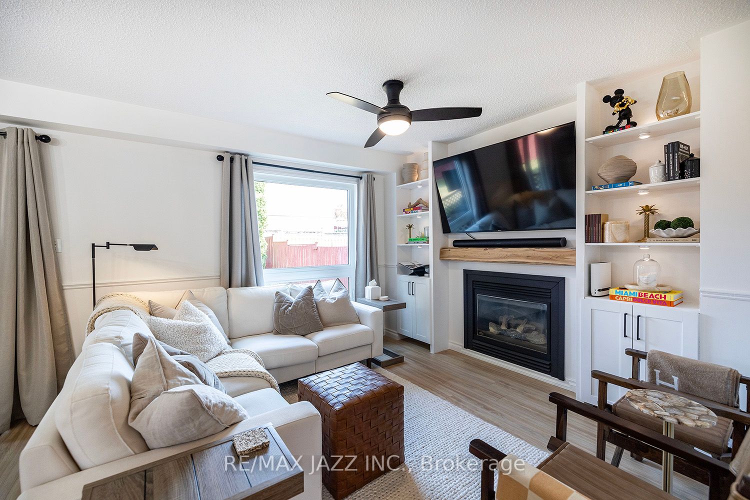 82 Mann St