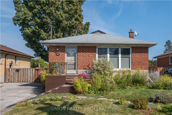 71 Farmbrook Rd, Toronto