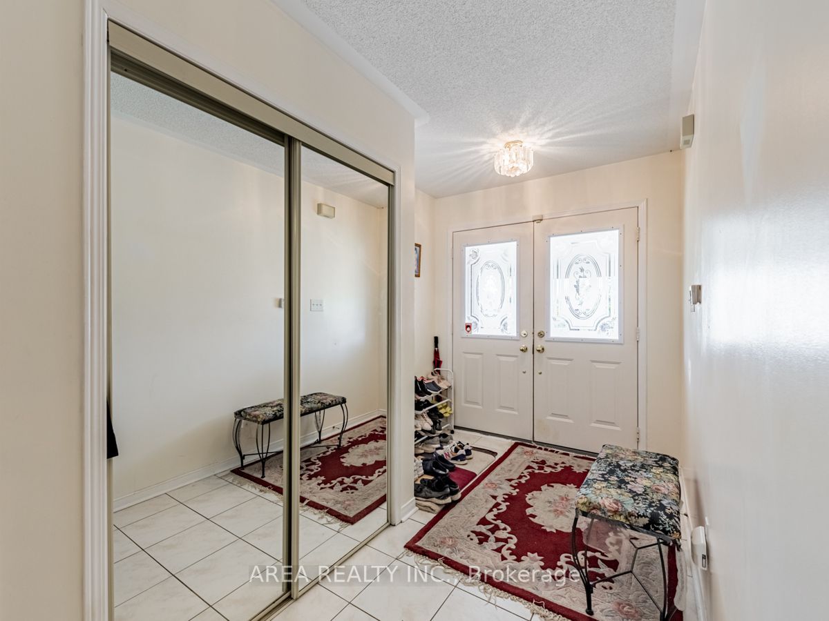 22 Samuel Teitel Court