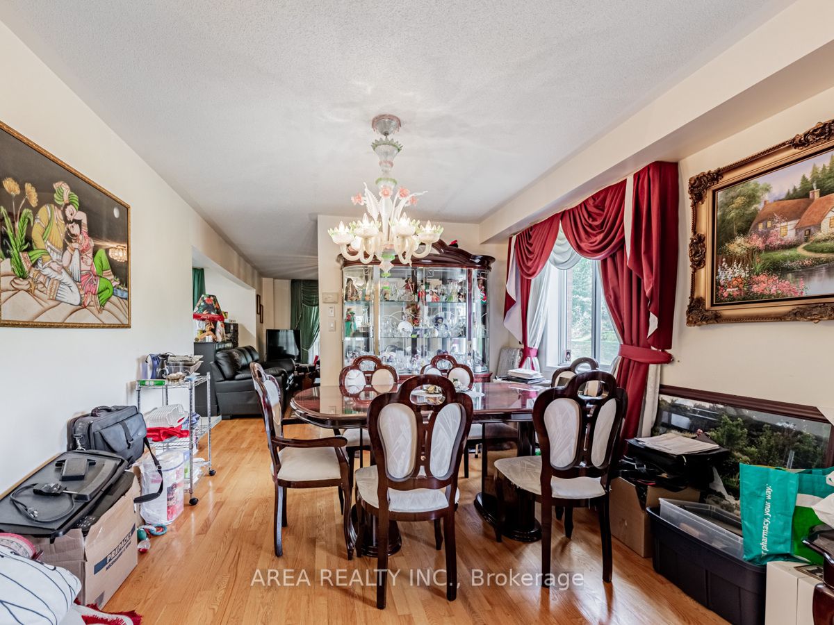 22 Samuel Teitel Court