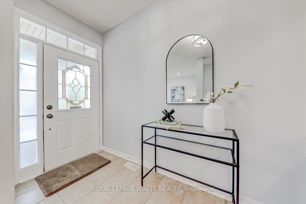 11 Barnfield Cres