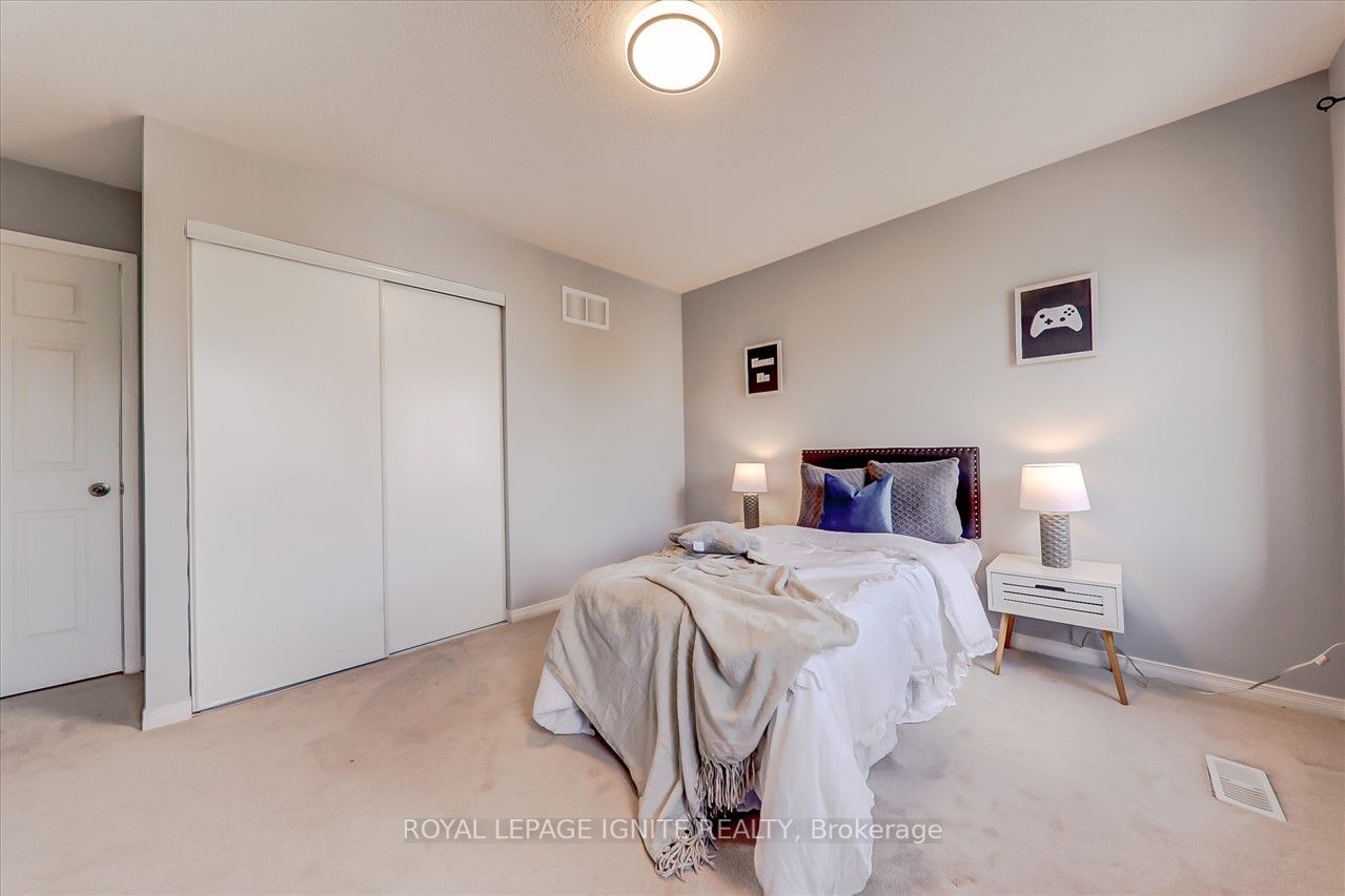 11 Barnfield Cres