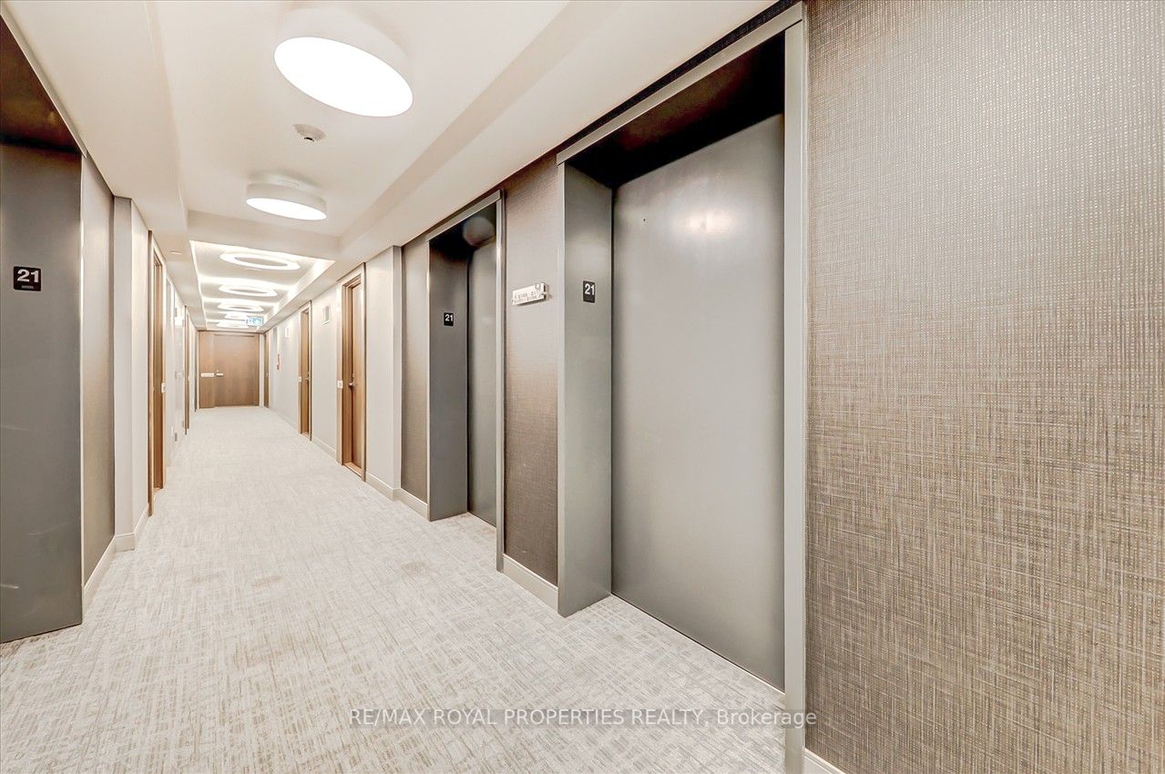 255 Village Green Sq, #2103