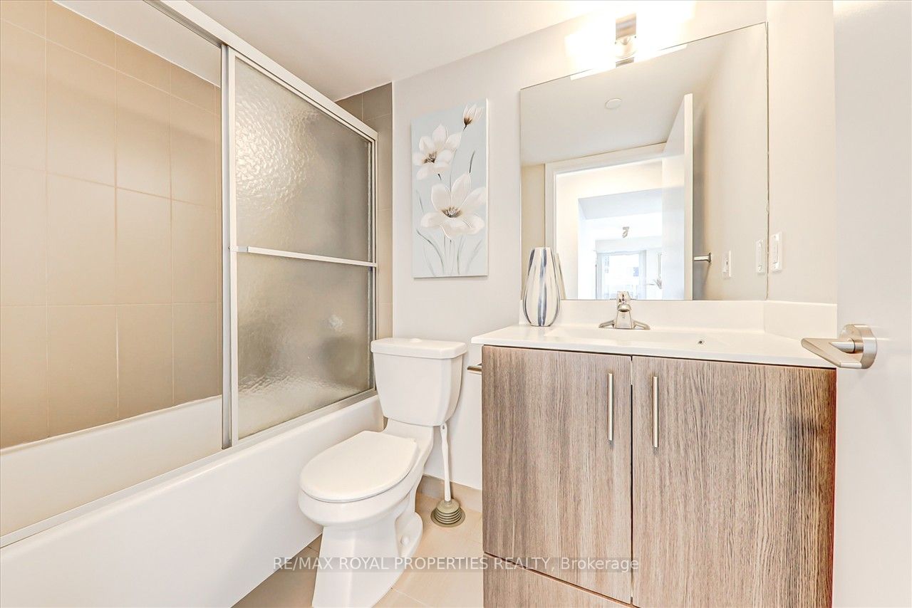 255 Village Green Sq, #2103