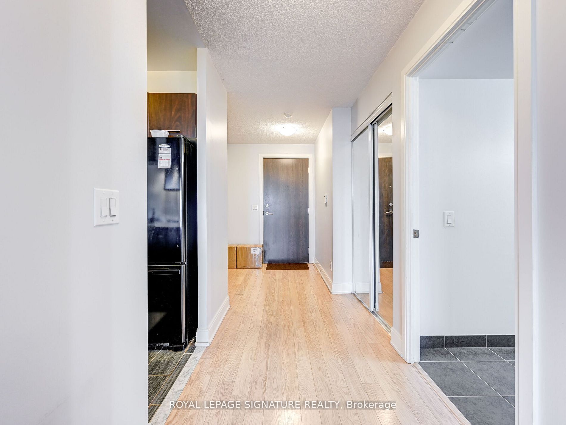 125 Village Green Sq, #3807
