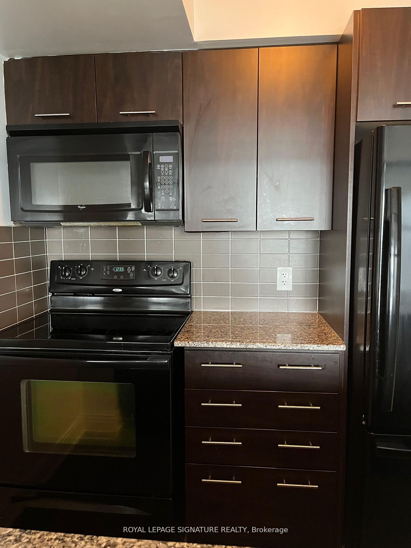125 Village Green Sq, #3807