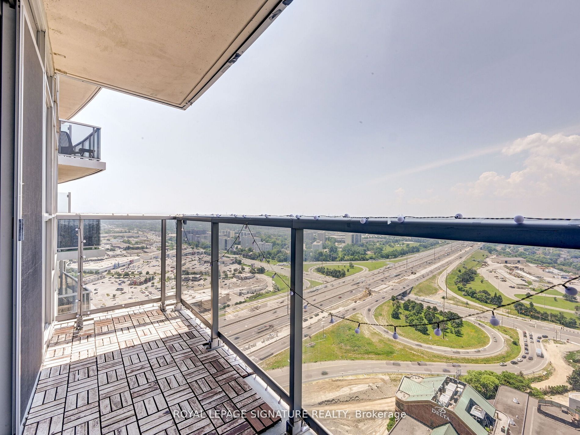 125 Village Green Sq, #3807