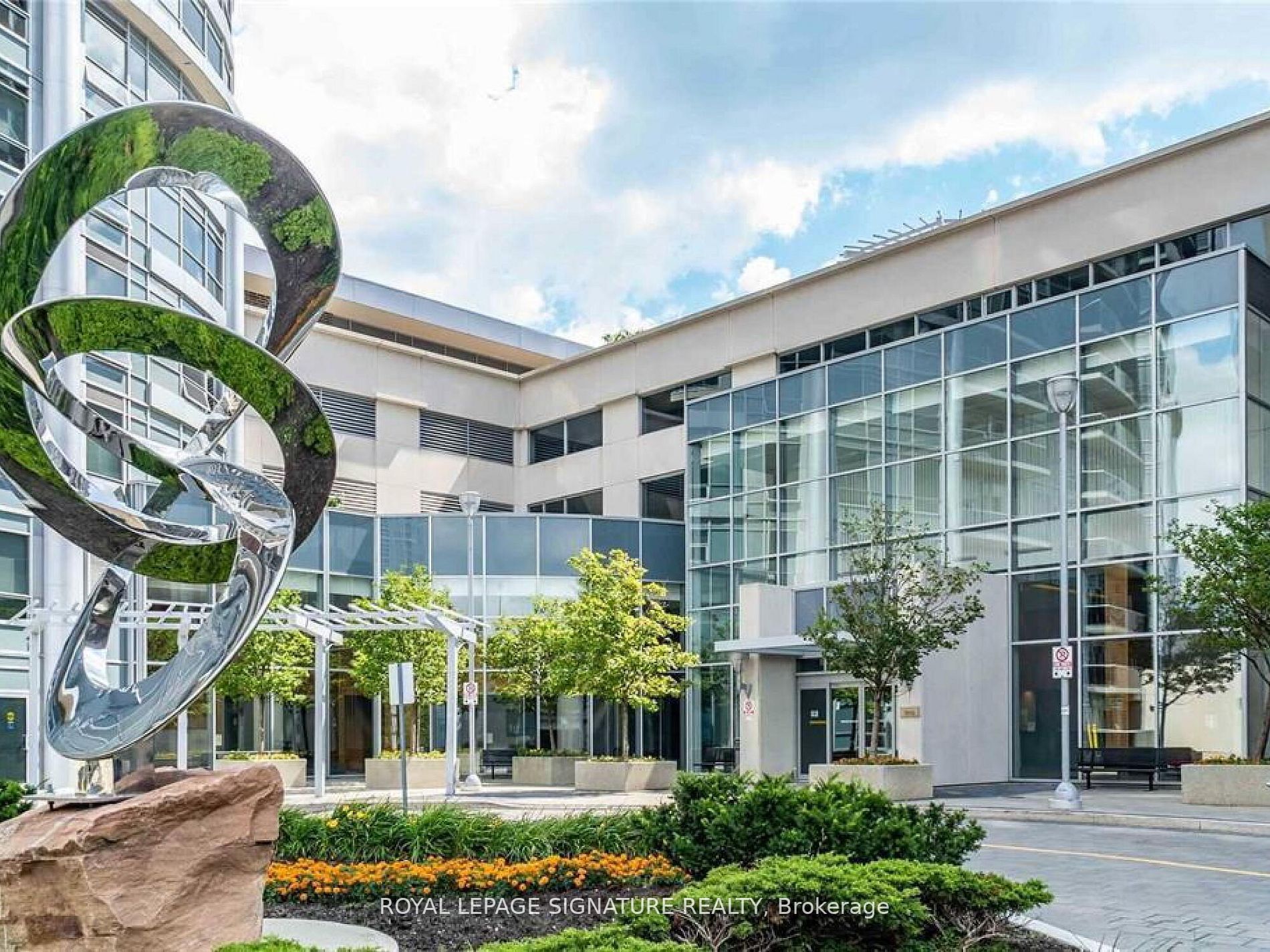 125 Village Green Sq, #3807