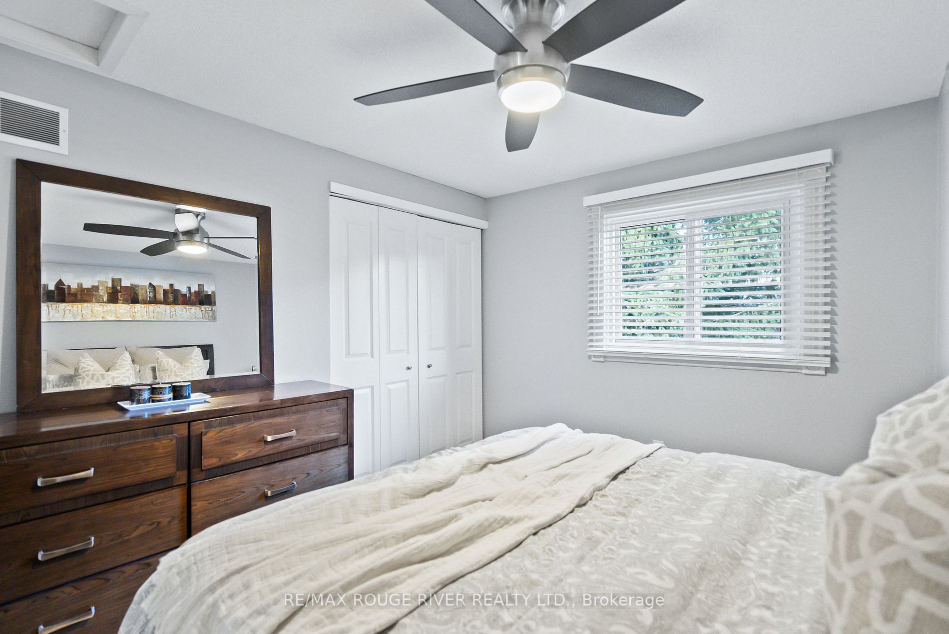 116 Yorkville Dr