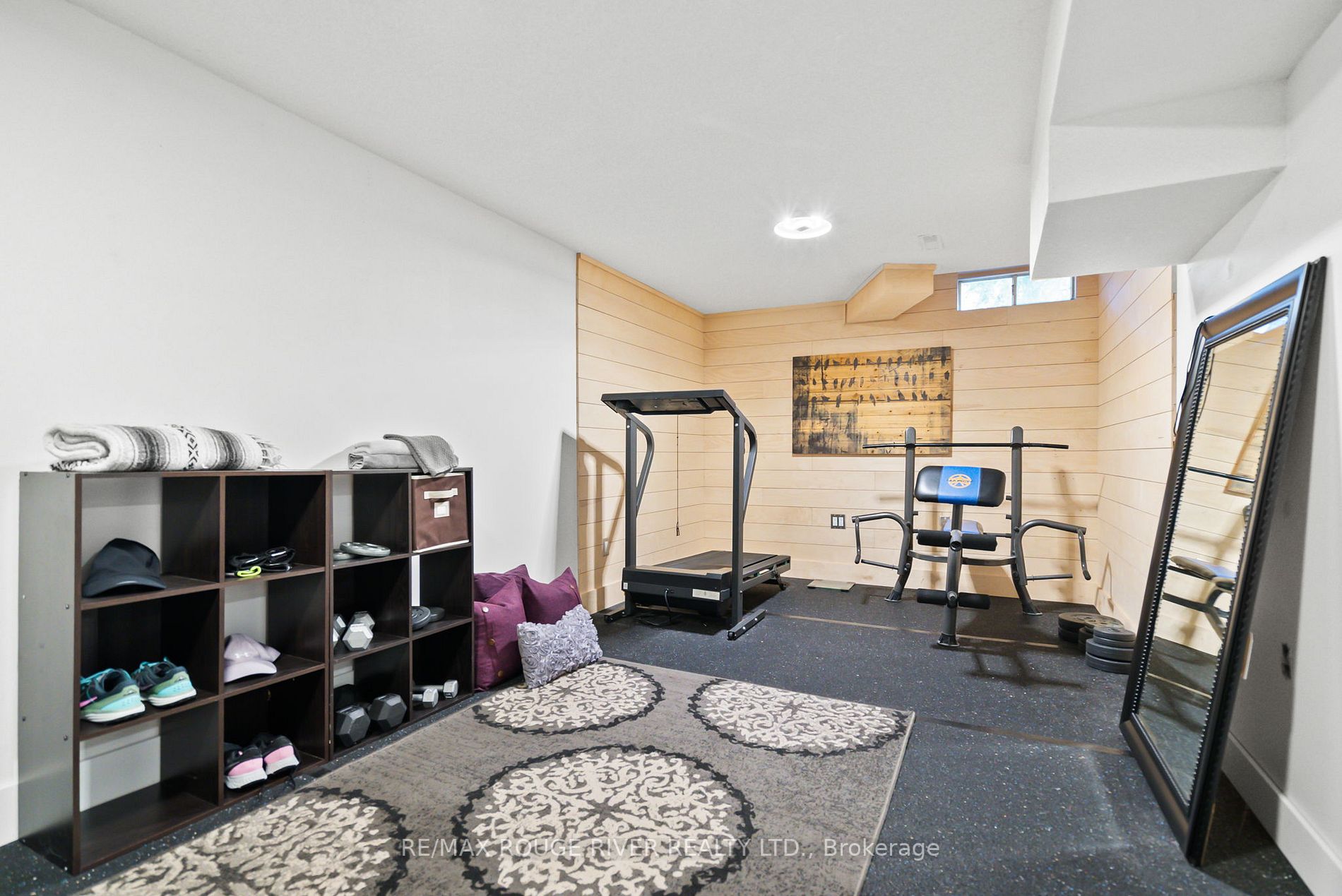 116 Yorkville Dr