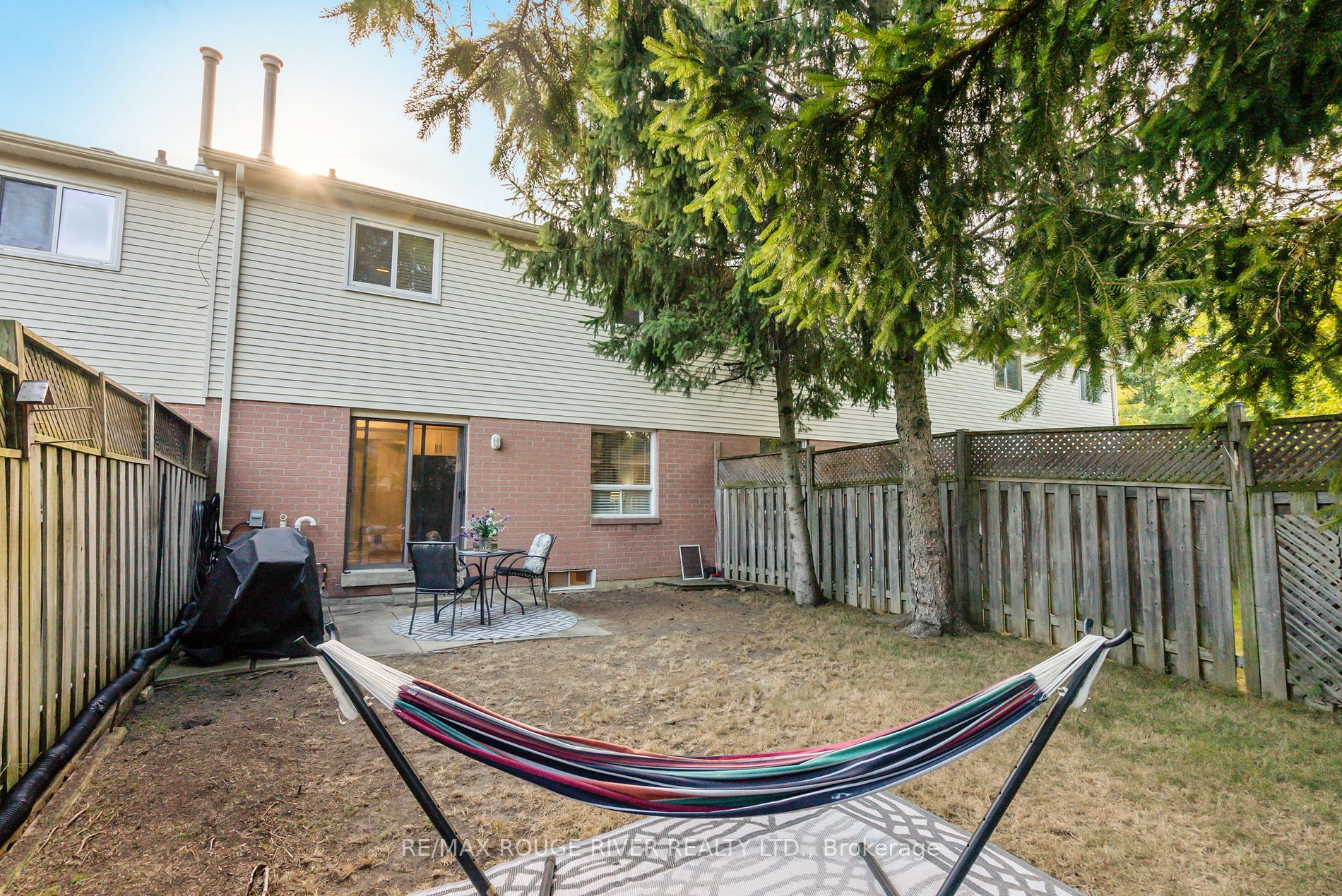 116 Yorkville Dr