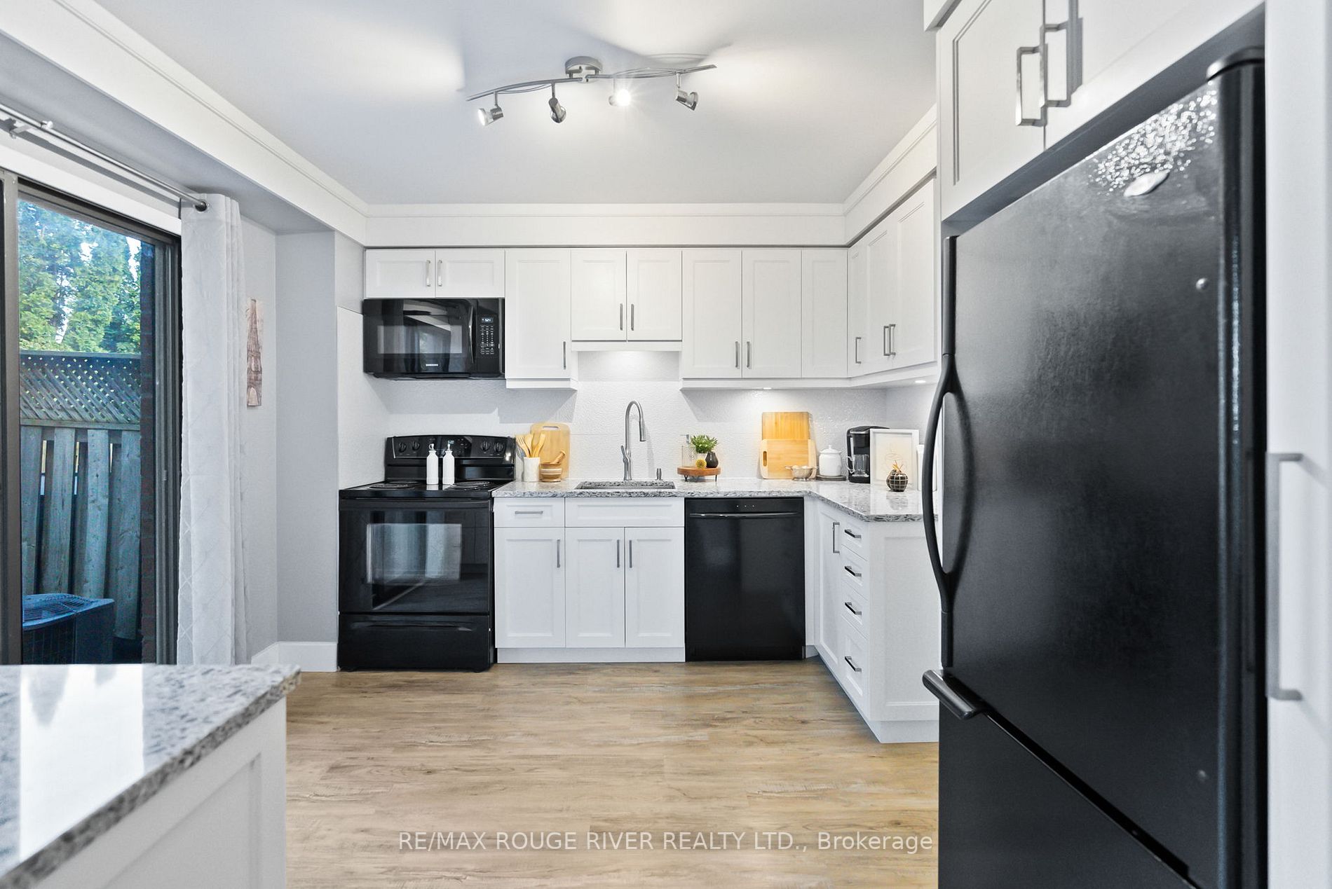 116 Yorkville Dr