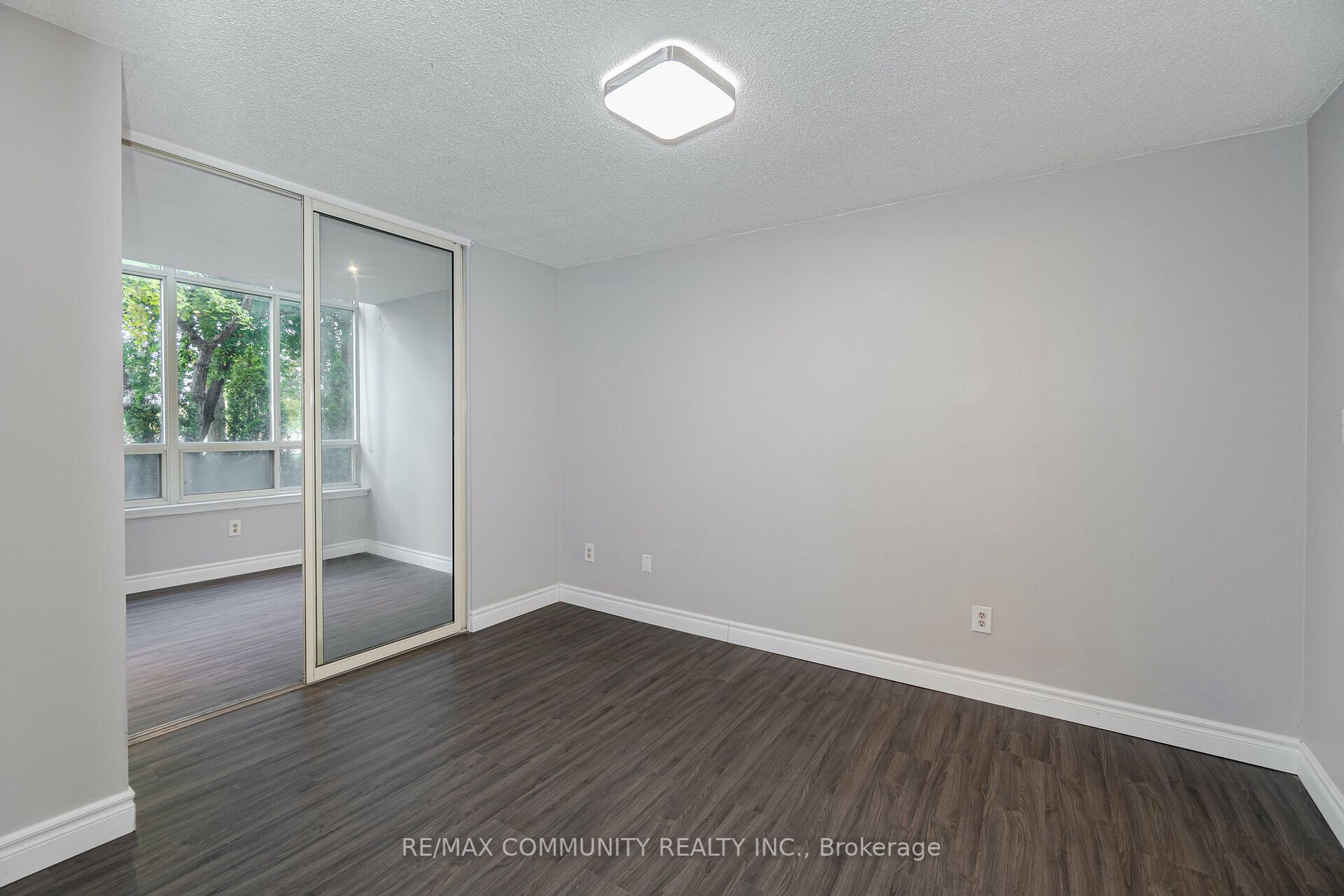 5 Greystone Walk Dr, #103