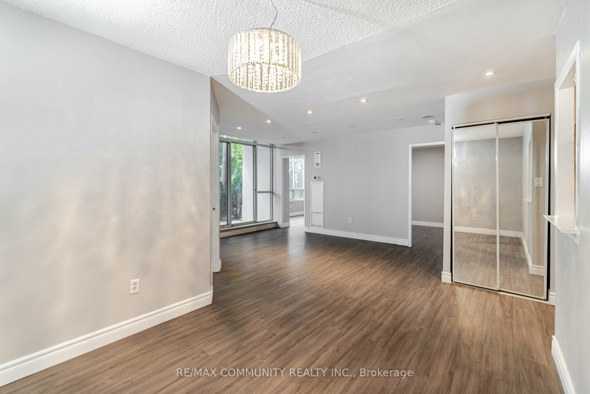 5 Greystone Walk Dr, #103