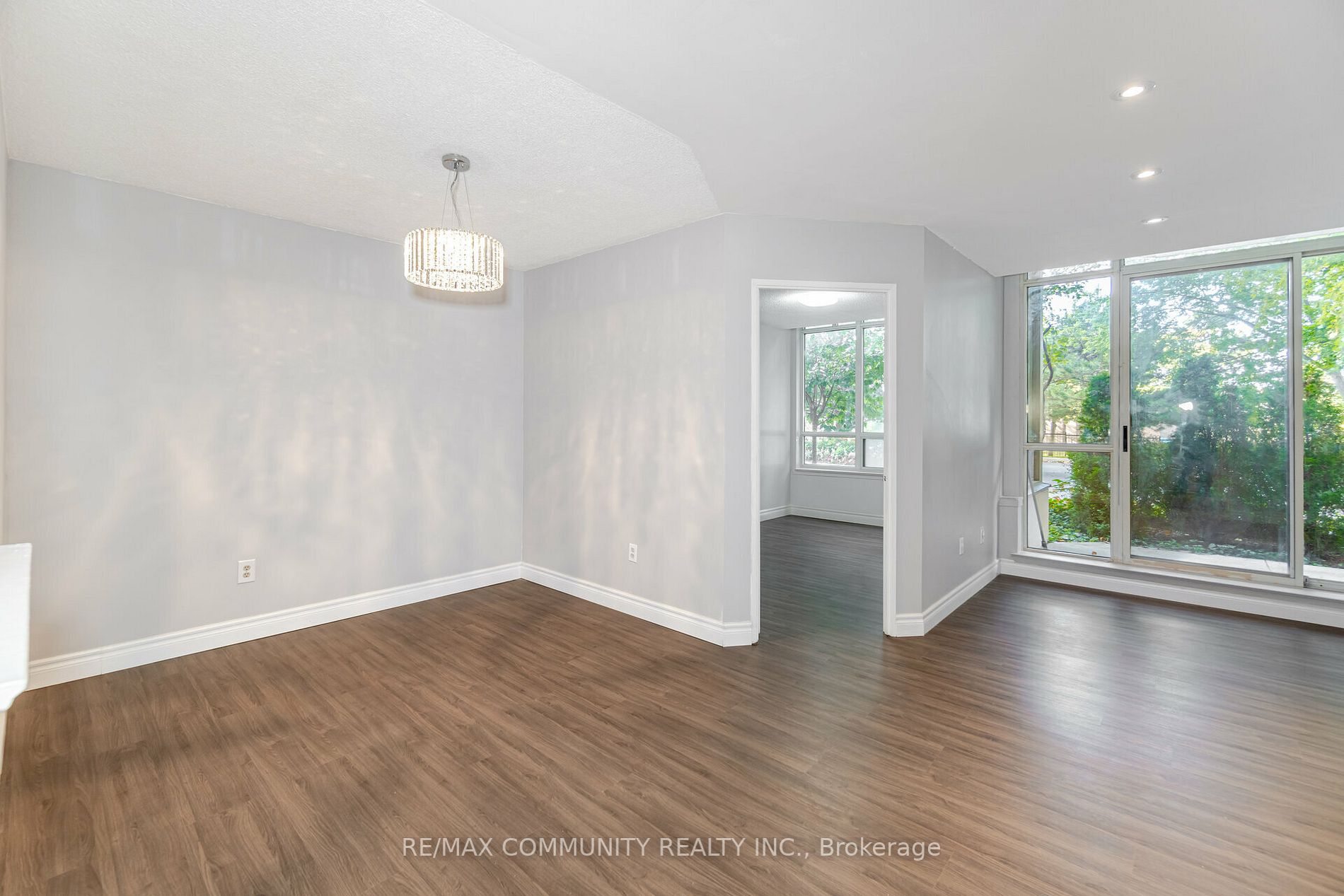 5 Greystone Walk Dr, #103