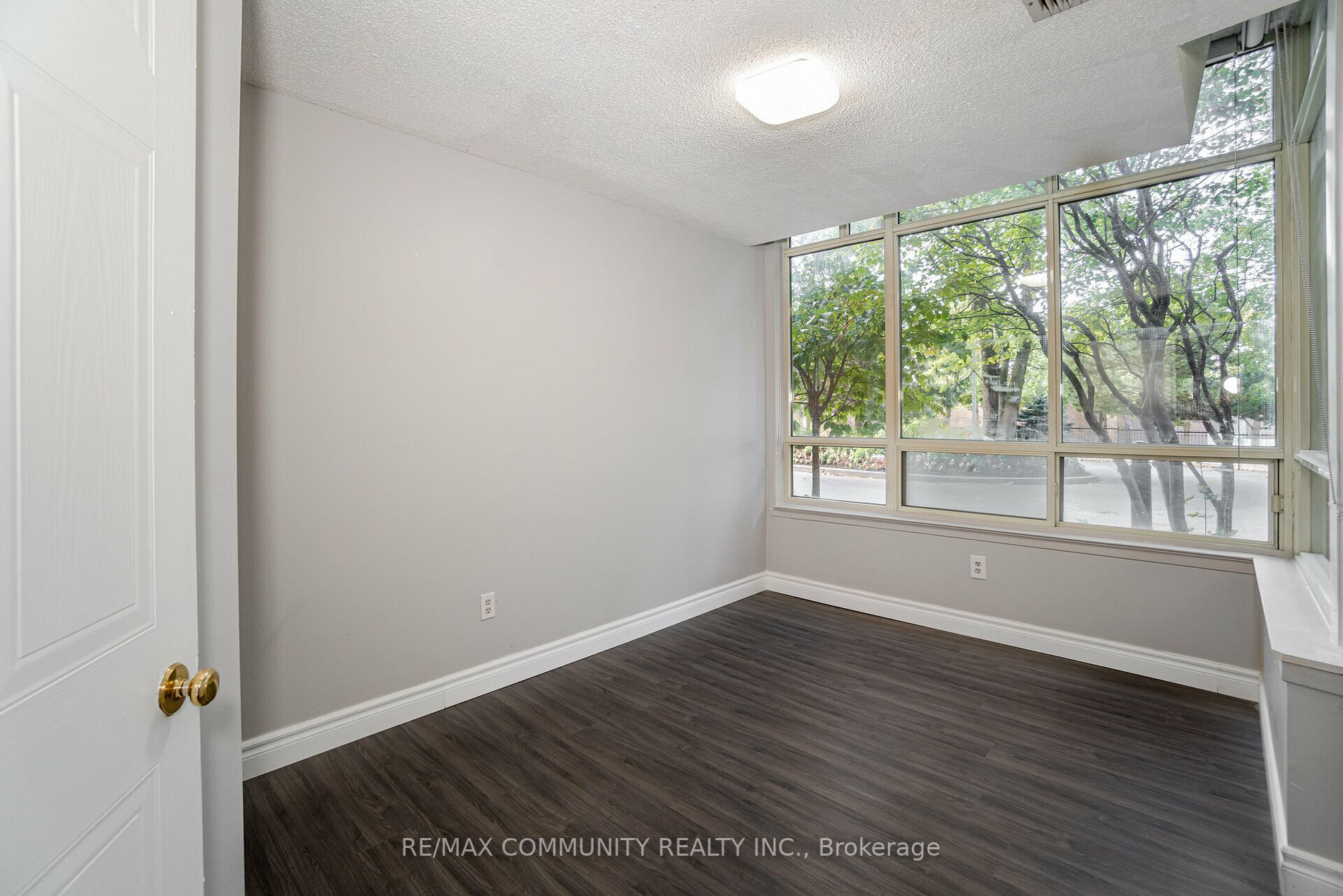 5 Greystone Walk Dr, #103