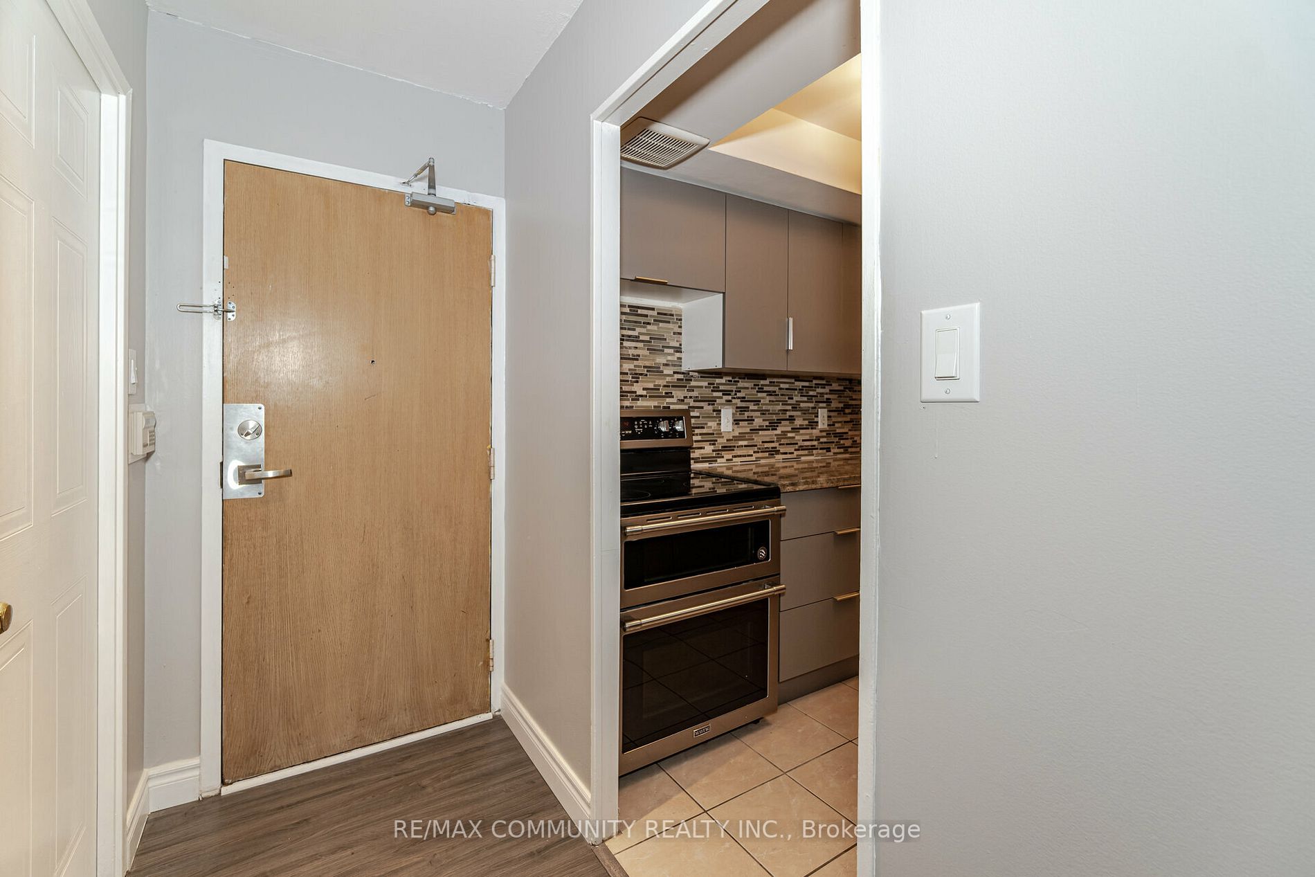 5 Greystone Walk Dr, #103