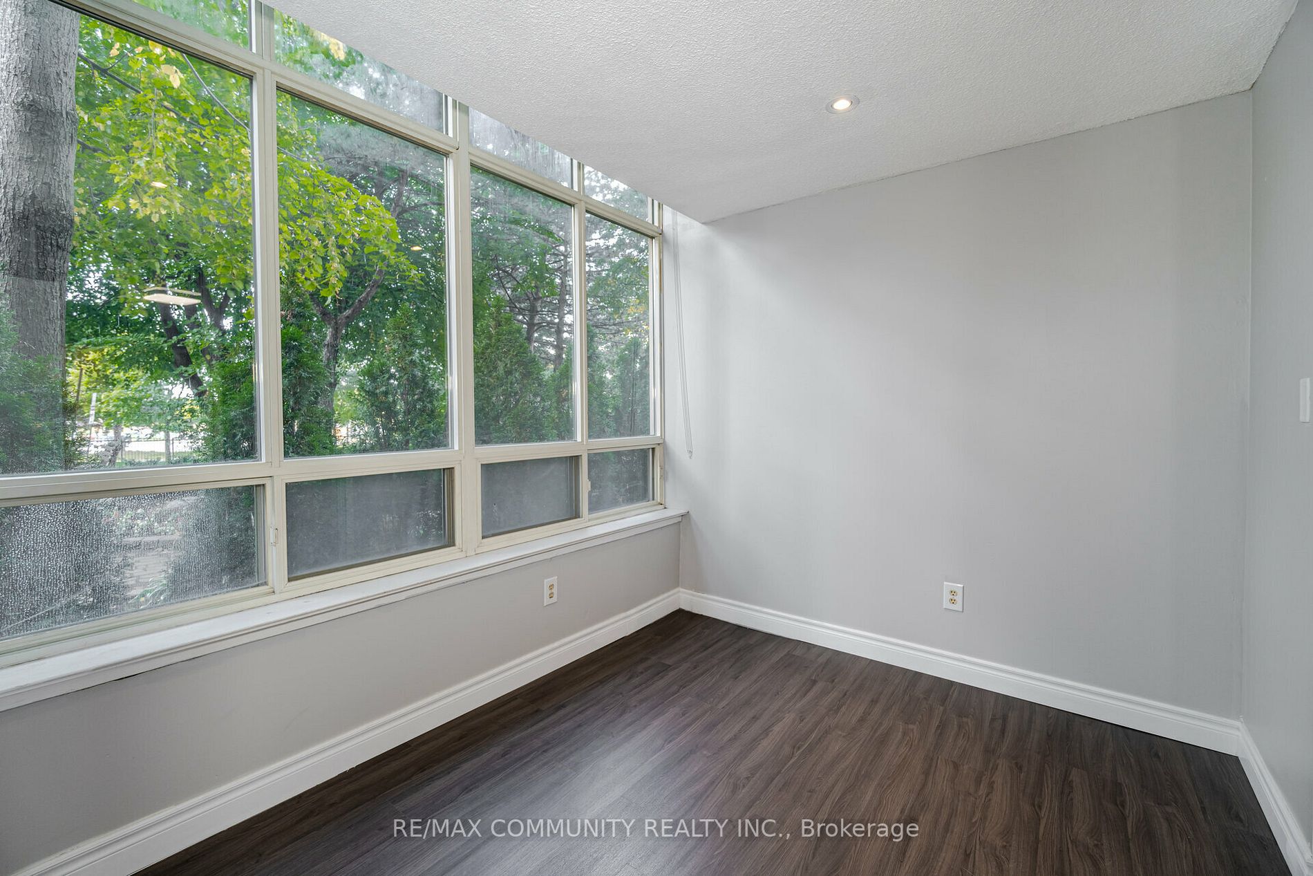 5 Greystone Walk Dr, #103