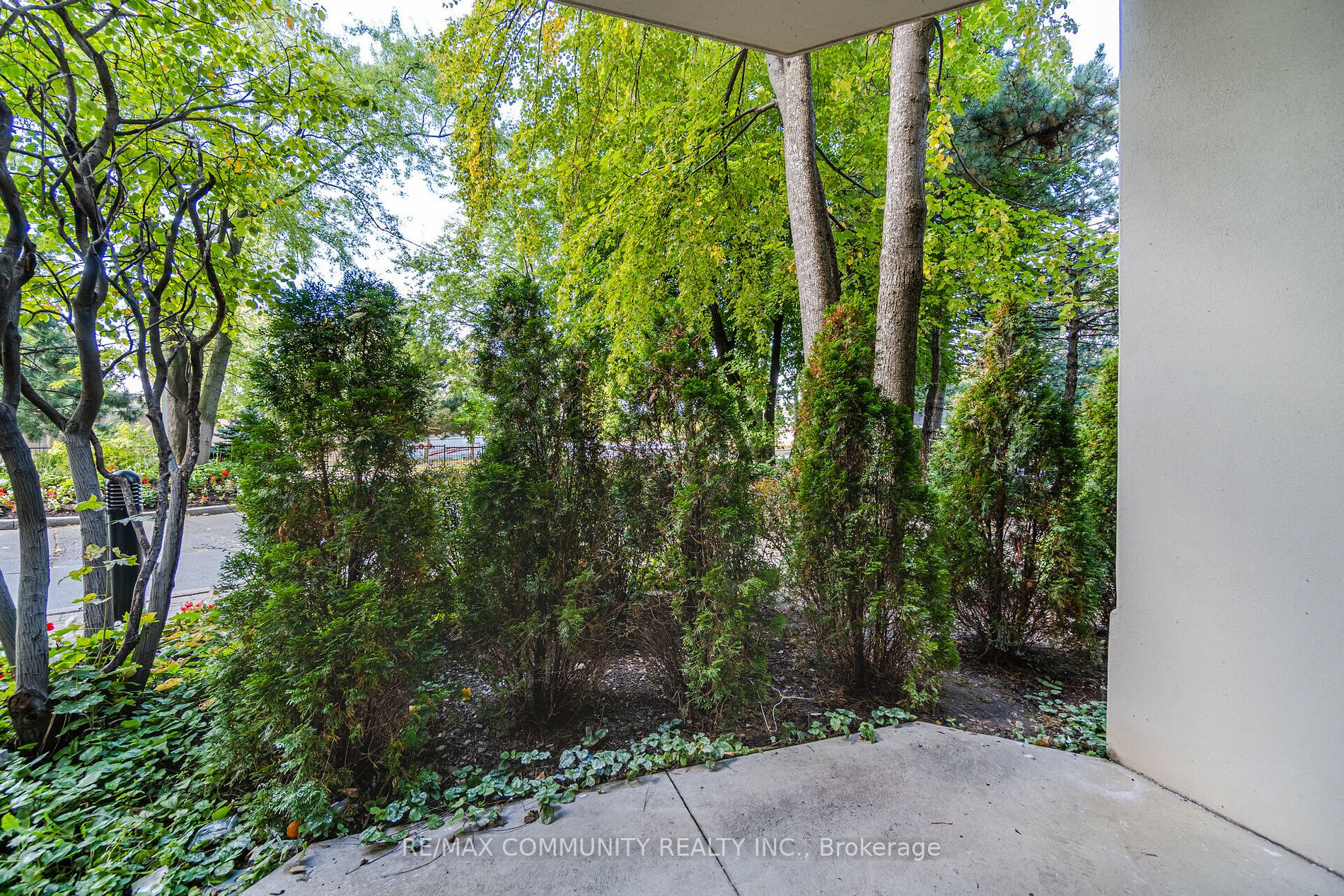 5 Greystone Walk Dr, #103