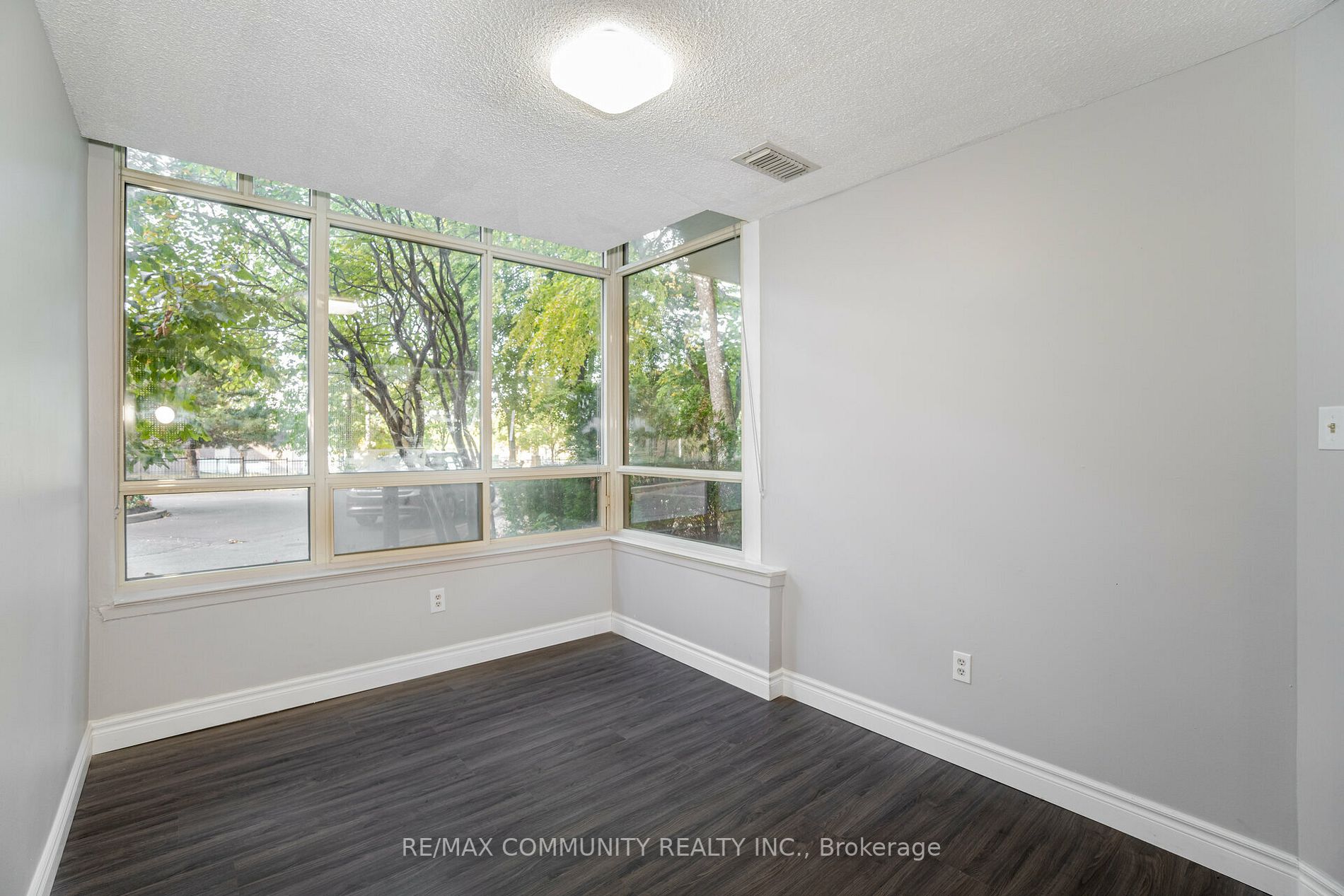 5 Greystone Walk Dr, #103