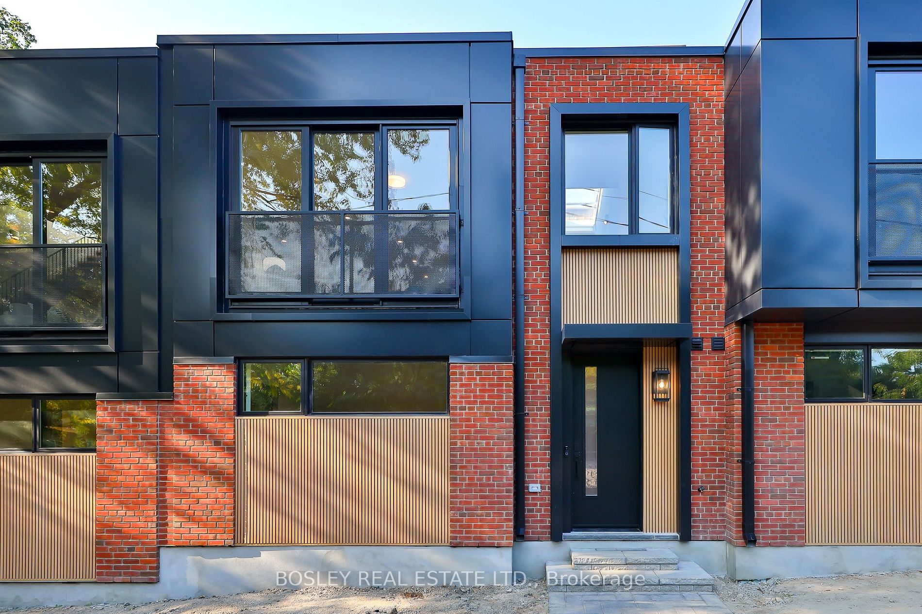 2135R Gerrard St E, #Laneway