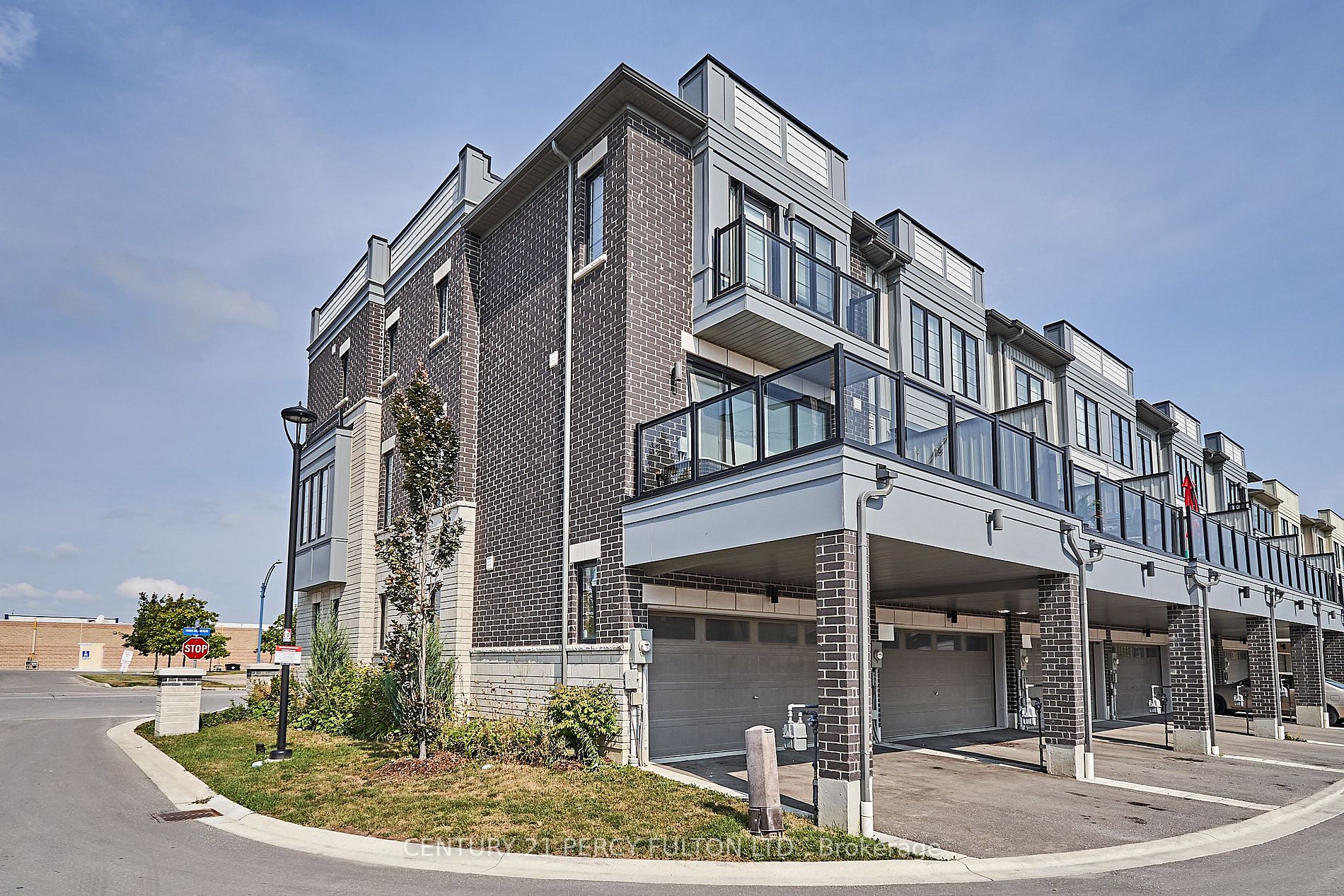 27 Prince William Blvd