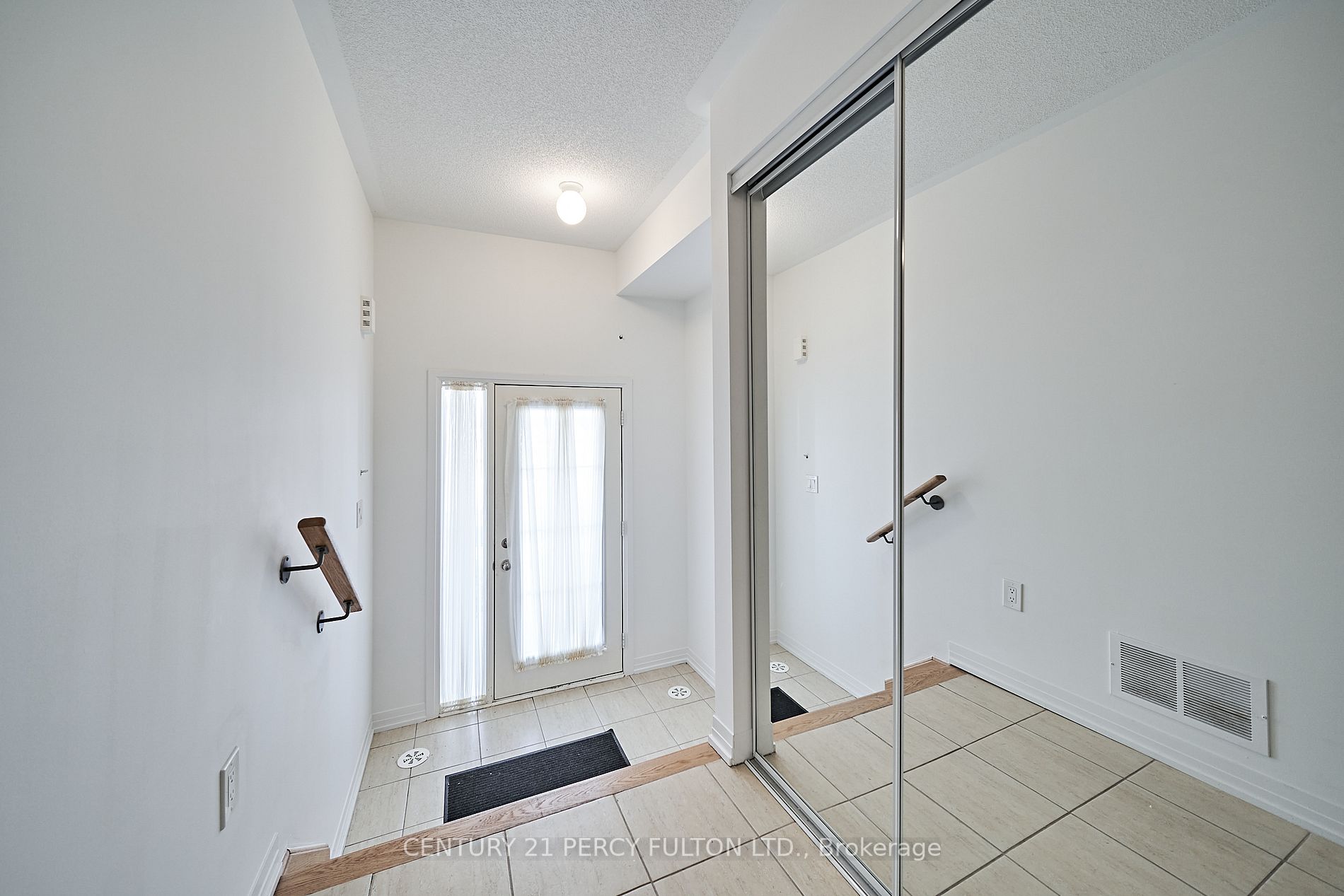 27 Prince William Blvd
