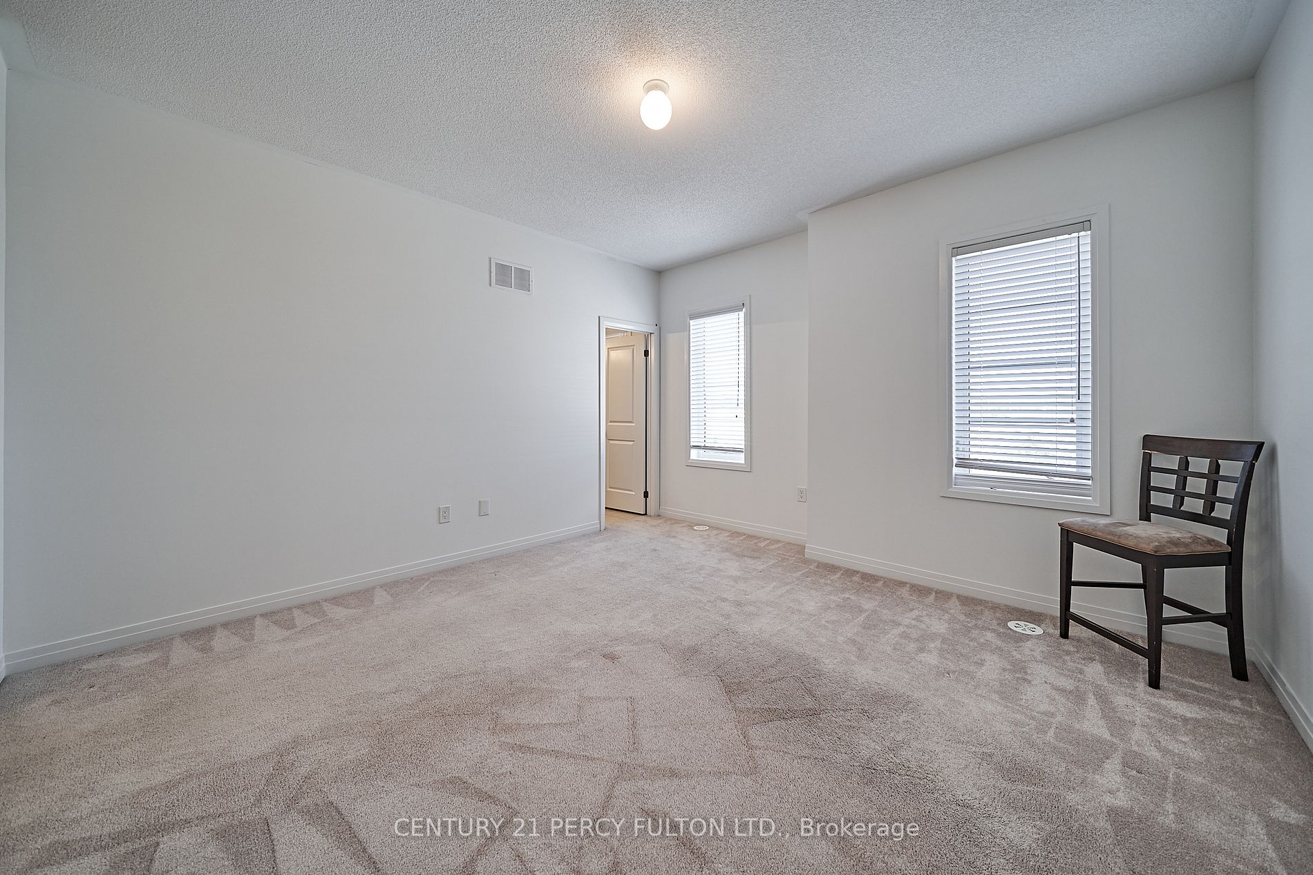 27 Prince William Blvd
