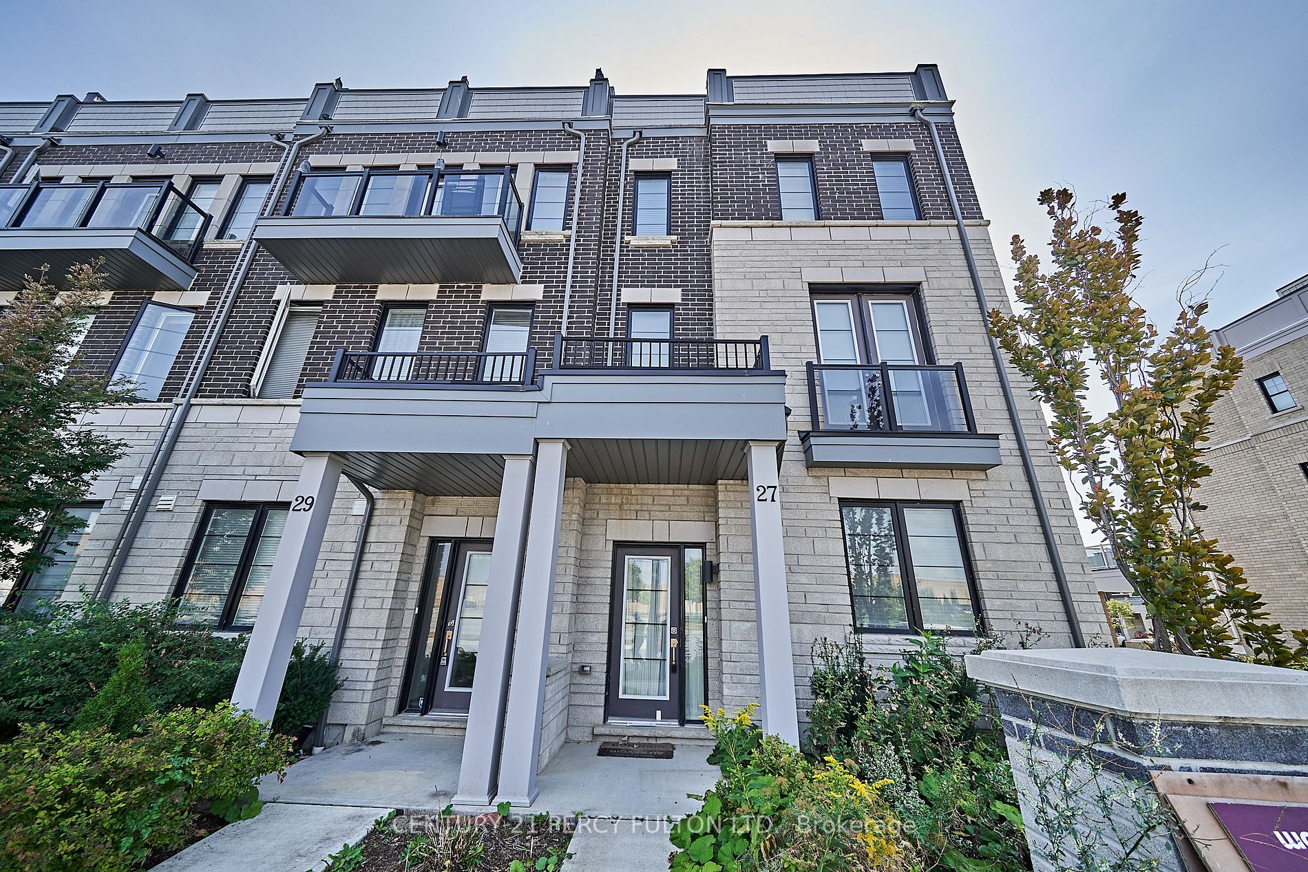 27 Prince William Blvd